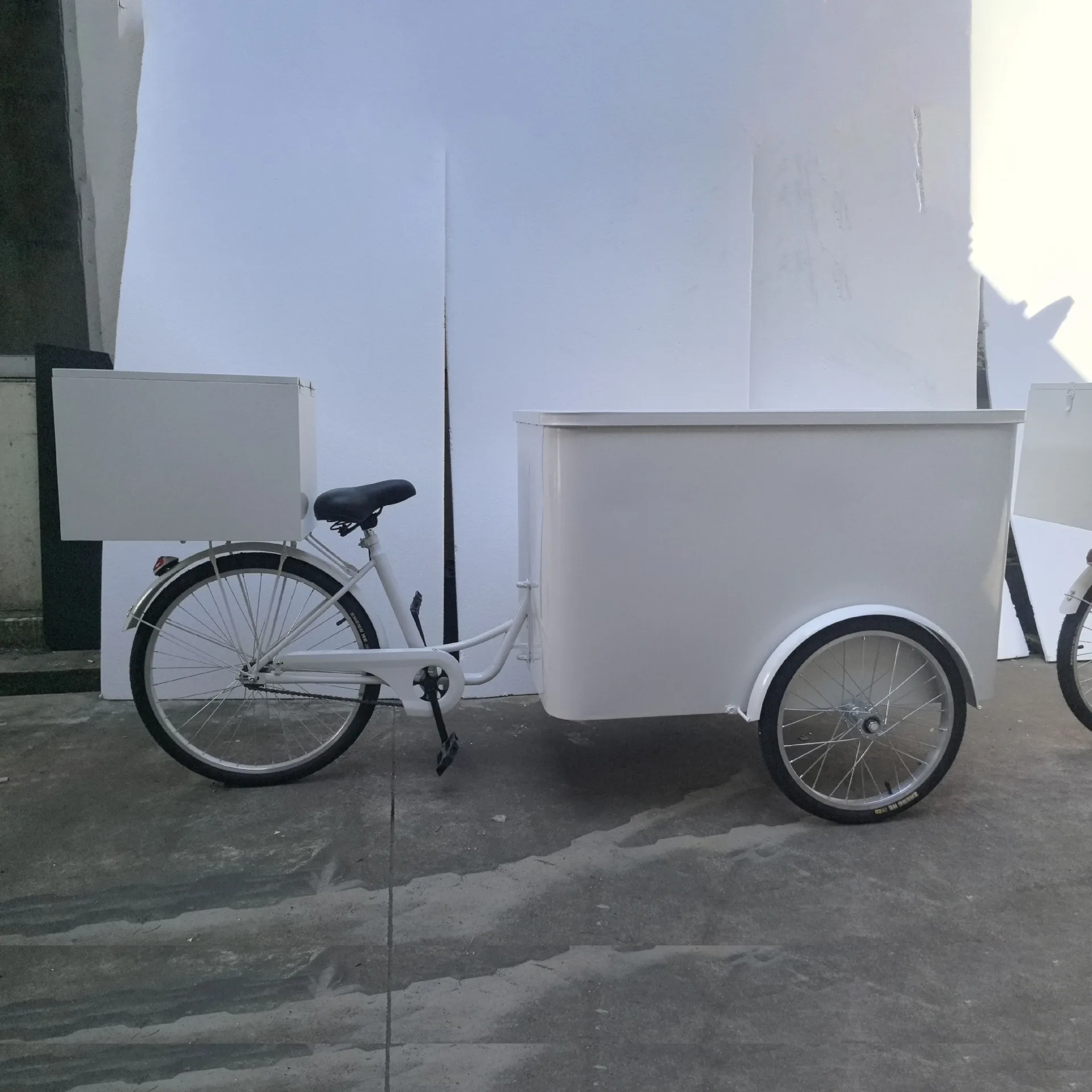 Customizable Outdoor Mobile Vending Truck Mobile Stall Tricycle Reverse Donkey Food Cart Food Promotion Display Car
Customizable Outdoor Mobile Vending Truck Mobile Stall Tricycle Reverse Donkey Food Cart Food Promotion Display Car