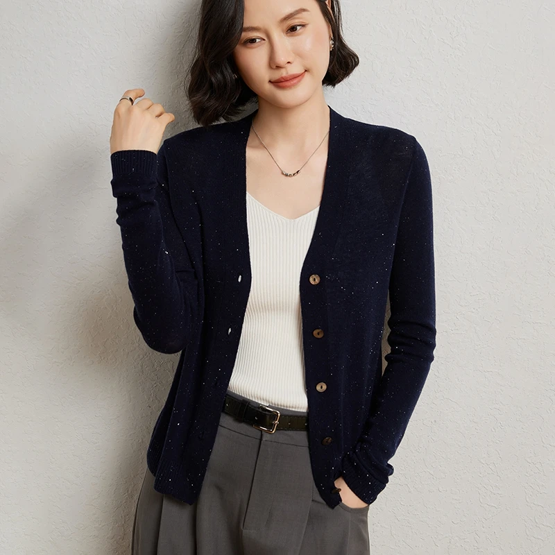 Women's V-neck Knitted Wool Cardigan Autumn/Winter 2025 Fashion British Style Casual Warm Outerwear for Ladies
Women's V-neck Knitted Wool Cardigan Autumn/Winter 2025 Fashion British Style Casual Warm Outerwear for Ladies