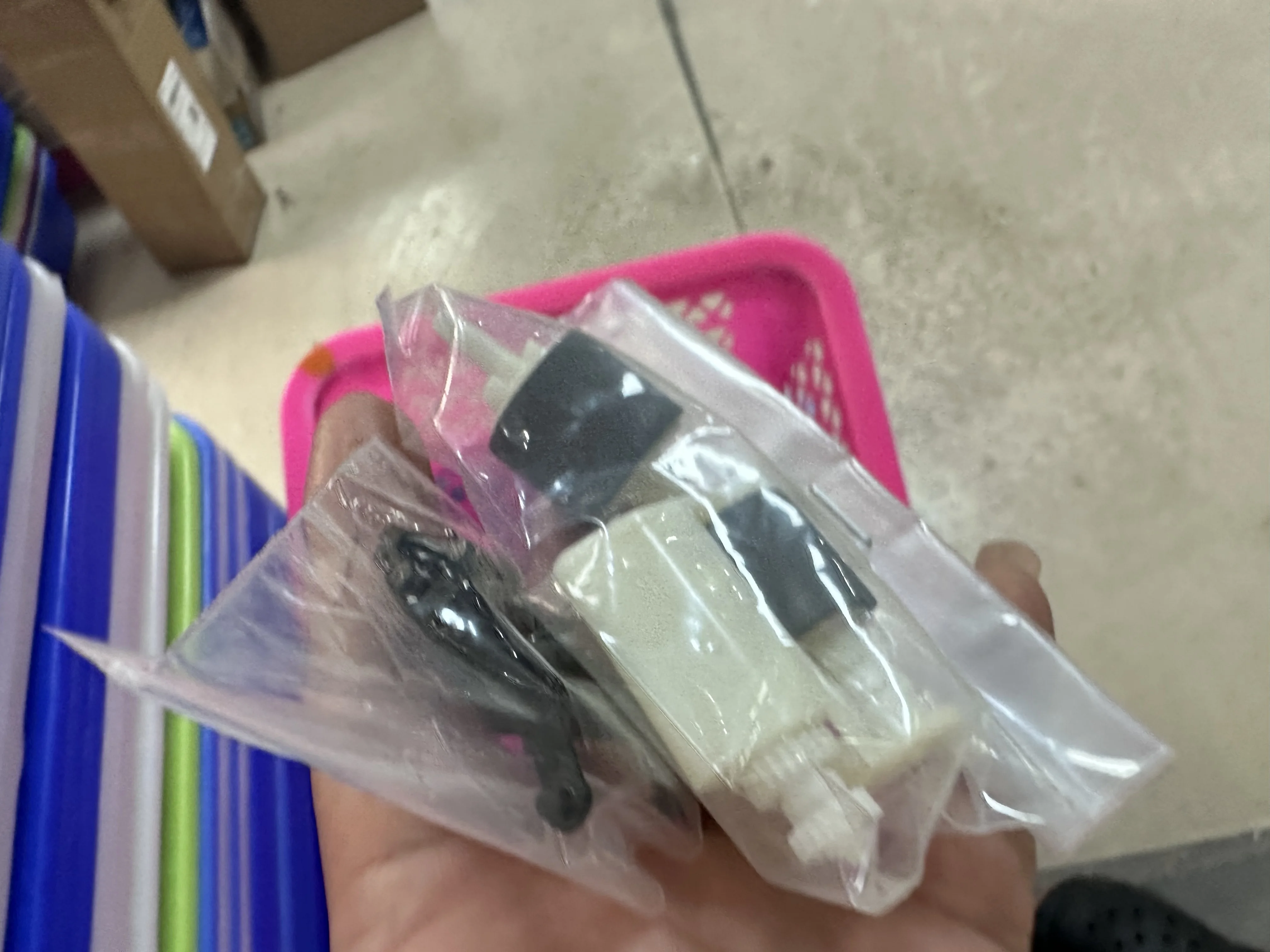 1X комплект ролика захвата ADF для EPSON L5190 L5198 L5290 L5298 L6170 L6190 L6178 L6198 L6176 L6167 L6290 L6298 L6490 L6498 L14150
1X комплект ролика захвата ADF для EPSON L5190 L5198 L5290 L5298 L6170 L6190 L6178 L6198 L6176 L6167 L6290 L6298 L6490 L6498 L14150