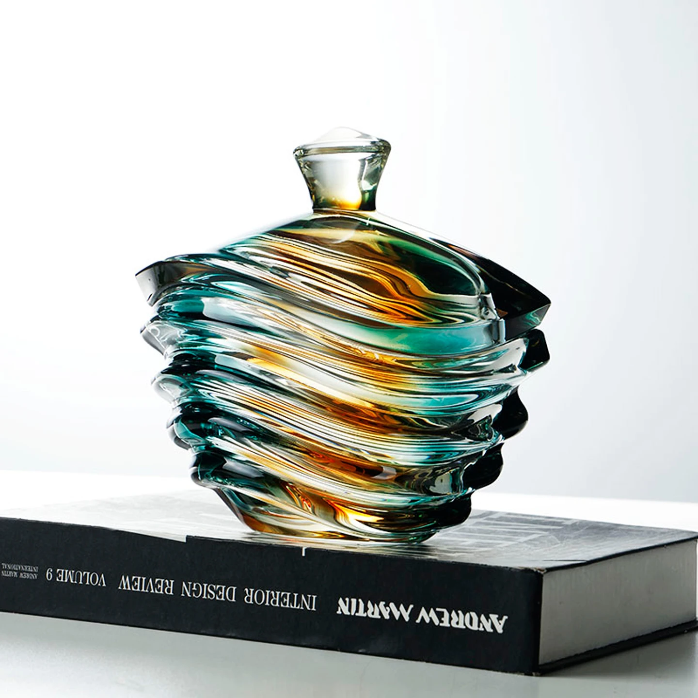 Luxury Jade Gold Wavy Candy Jar Crystal Glass Flat Storage Jar with Lid Modern Home Sugar Jar Ornaments Living Room Decoration
Luxury Jade Gold Wavy Candy Jar Crystal Glass Flat Storage Jar with Lid Modern Home Sugar Jar Ornaments Living Room Decoration