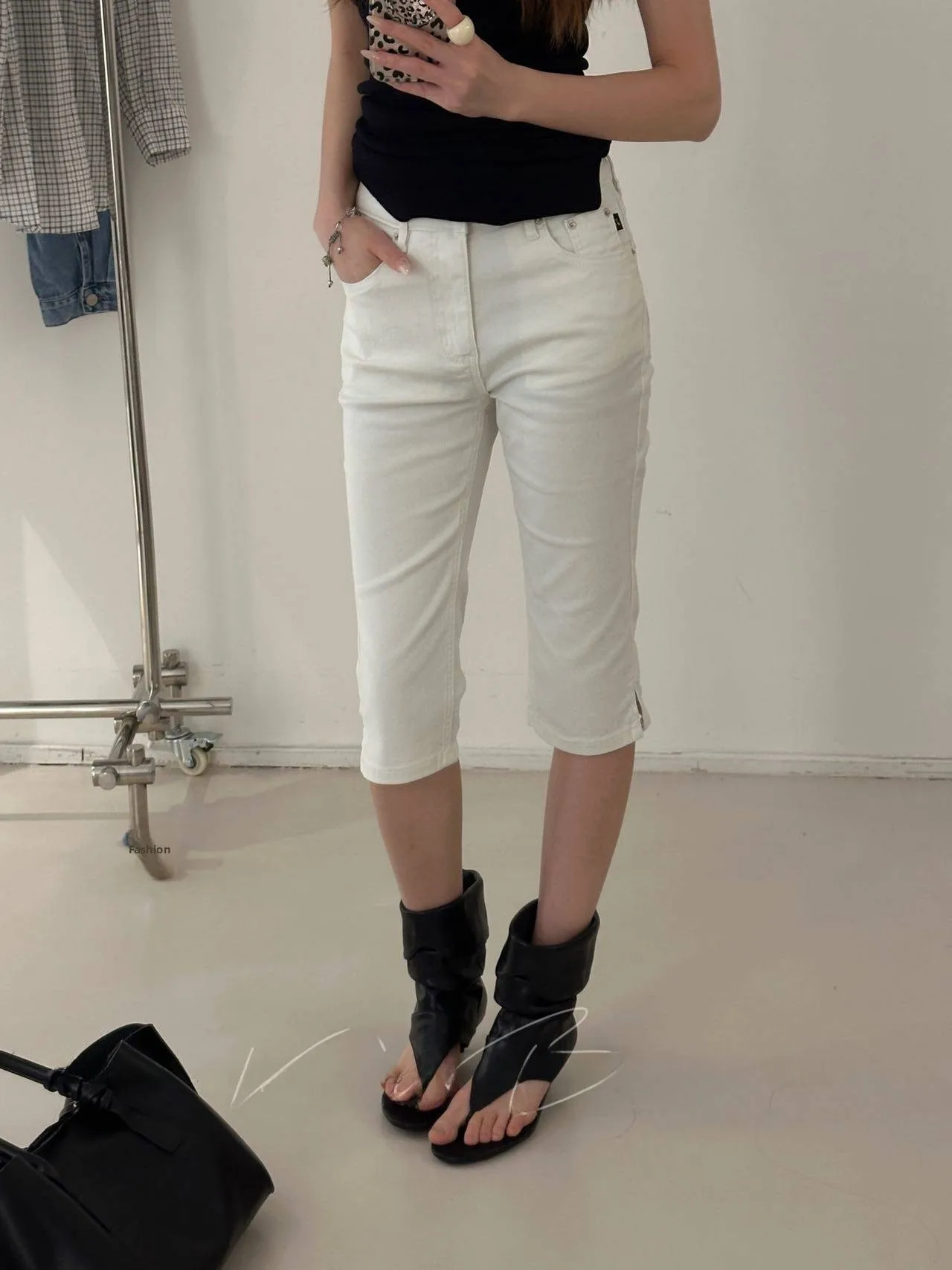 East Gate High Waist Straight Leg Jeans Women's Split Hip Enlarging Slimming Stylish Seven-Foot Pants Cotton Elastic Denim
East Gate High Waist Straight Leg Jeans Women's Split Hip Enlarging Slimming Stylish Seven-Foot Pants Cotton Elastic Denim