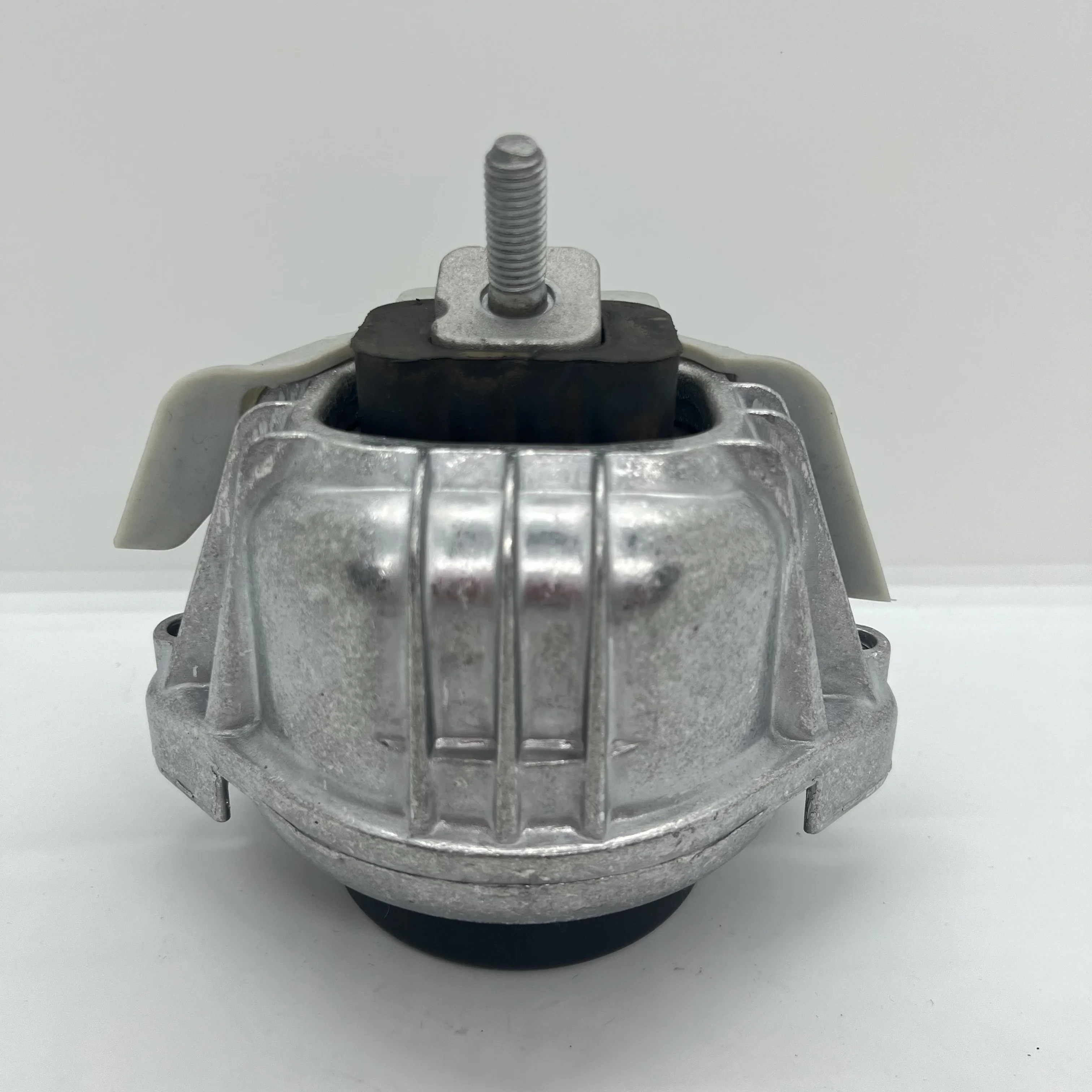 Engine Mount For BMW E82 E88 E90 335i 22116773744
Engine Mount For BMW E82 E88 E90 335i 22116773744