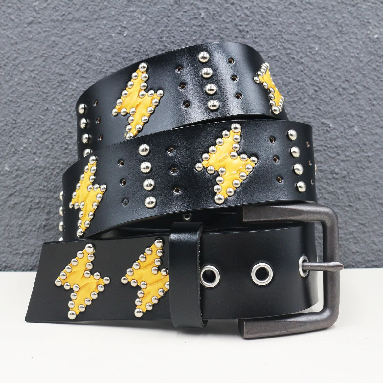 4.2CM American Retro Rivet Leather Belt Red Yellow Lightning Design Cool Punk Style Designer Brand Unisex Belt
4.2CM American Retro Rivet Leather Belt Red Yellow Lightning Design Cool Punk Style Designer Brand Unisex Belt