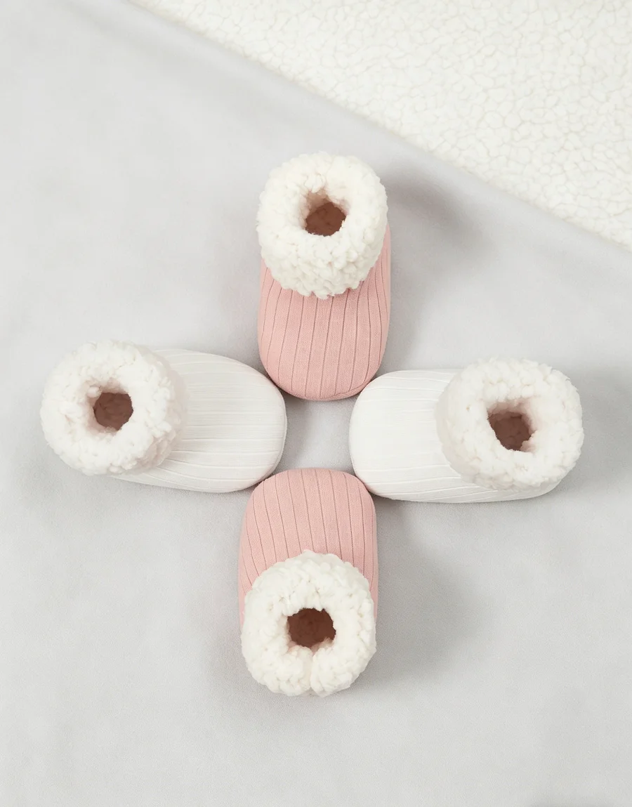 2 Pairs Plush Lined Soft Sole Warm Baby Socks
2 Pairs Plush Lined Soft Sole Warm Baby Socks