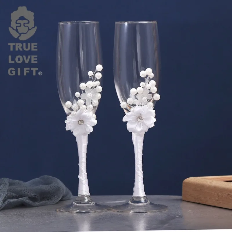 Wedding Champagne Glasses Groom and Bride Rose Flower Ribbon with Diamond Goblet Wedding Supplies Decoration Wine Glass Set
Wedding Champagne Glasses Groom and Bride Rose Flower Ribbon with Diamond Goblet Wedding Supplies Decoration Wine Glass Set
