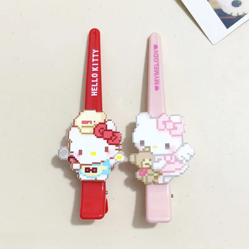 Новые милые заколки для волос Hello Kitty в стиле мозаика, бесшовные, для челки, милые боковые заколки для девочек, подарки для девочек в стиле Y2K
Новые милые заколки для волос Hello Kitty в стиле мозаика, бесшовные, для челки, милые боковые заколки для девочек, подарки для девочек в стиле Y2K