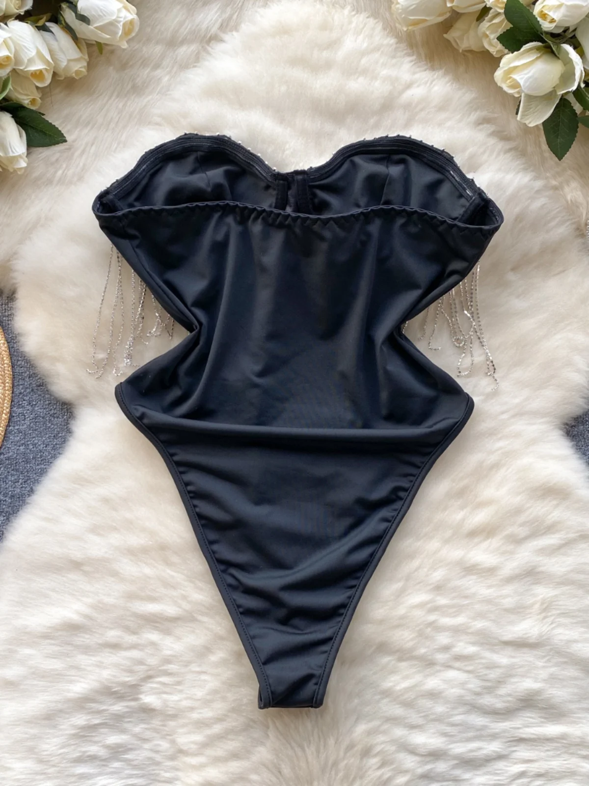 Ele Off-oulder One-Piece Swimsuit for Women Tassel Trim Tight Design Luxury Ladylike Attitude Top High Waist or
Ele Off-oulder One-Piece Swimsuit for Women Tassel Trim Tight Design Luxury Ladylike Attitude Top High Waist or