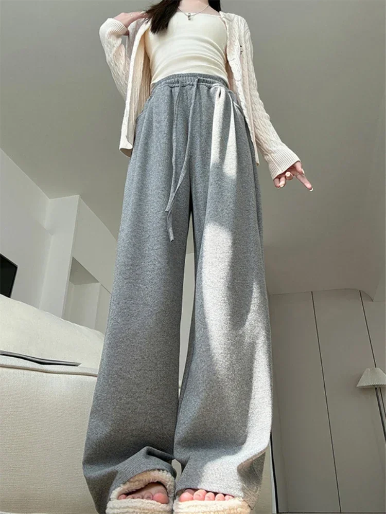 Fashion Solid Color Wide Leg Pants Spring Autumn Elegant Pants for Women 2026 New High Waist Drop Soft Glutinous Casual Pants
Fashion Solid Color Wide Leg Pants Spring Autumn Elegant Pants for Women 2026 New High Waist Drop Soft Glutinous Casual Pants