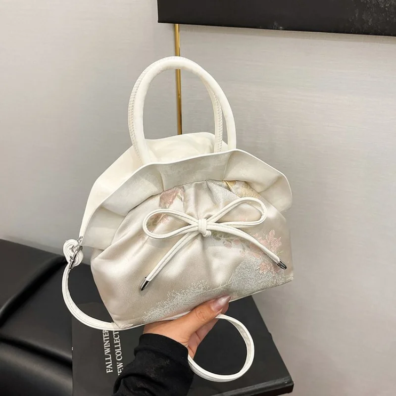 Luxury Women's Shoulder Bag Crafted From Premium Leather Featuring Popular Classic Elegant And Trendy Vintage Look
Luxury Women's Shoulder Bag Crafted From Premium Leather Featuring Popular Classic Elegant And Trendy Vintage Look