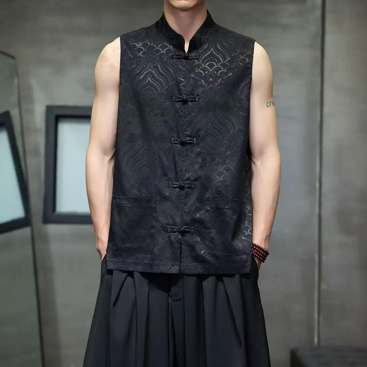 New Chinese Style Summer Vest Men's Traditional Jacquard Sleeveless Tops Vintage Comfortable Thin Button Vest Mandarin Male
New Chinese Style Summer Vest Men's Traditional Jacquard Sleeveless Tops Vintage Comfortable Thin Button Vest Mandarin Male