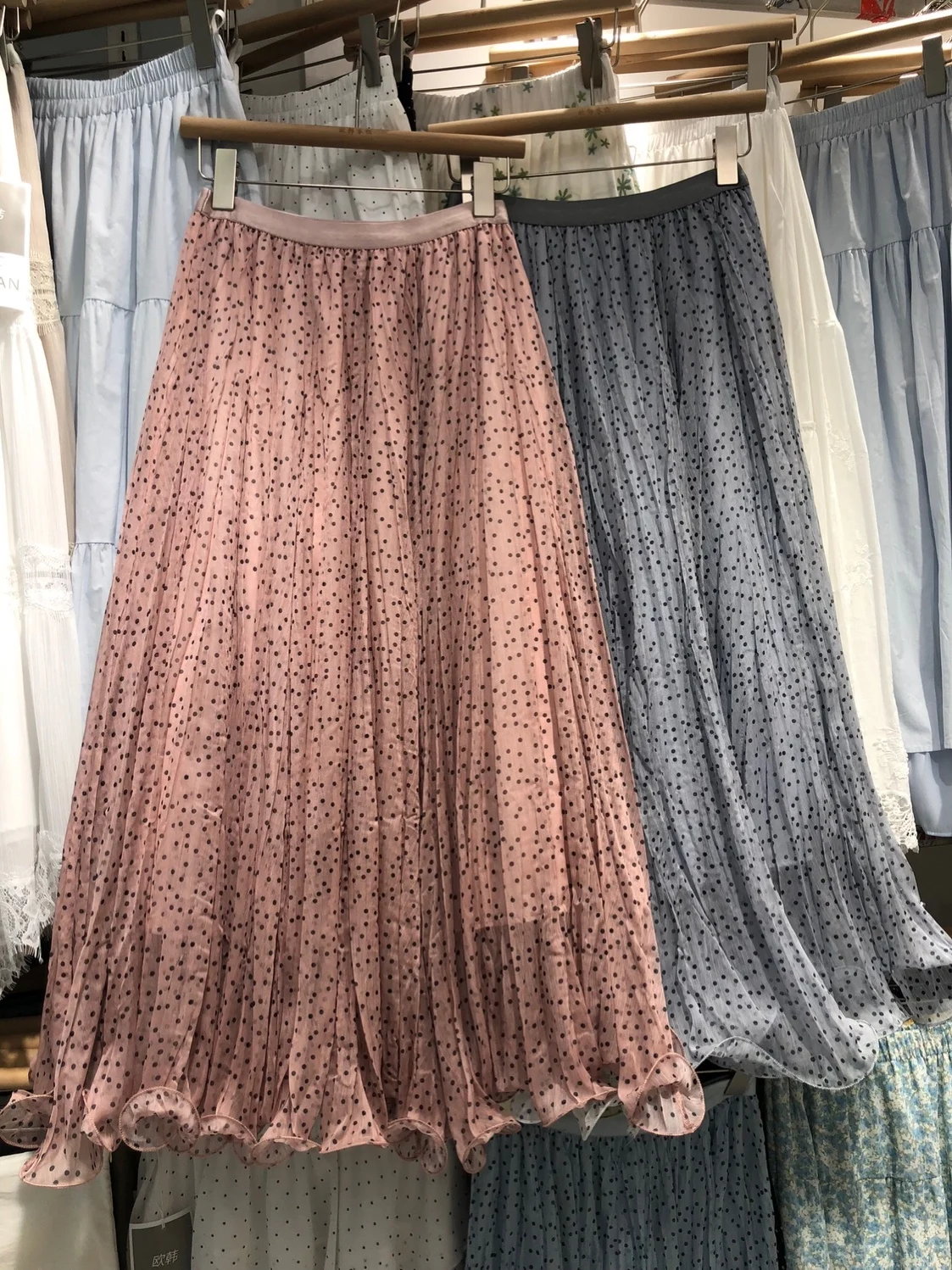 Fashionable Oversized Petal Half Skirt Women's Spring Summer High Waist A-Line Gown Asymmetrical Polka Dot Taffeta Skirt
Fashionable Oversized Petal Half Skirt Women's Spring Summer High Waist A-Line Gown Asymmetrical Polka Dot Taffeta Skirt