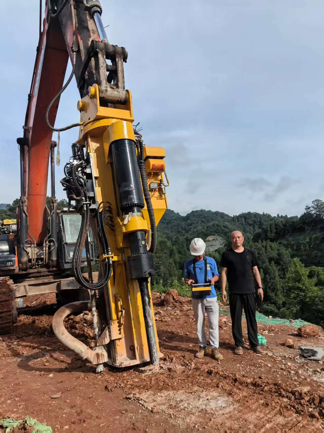 Integrated Hydraulic Rock Drill and Splitter Attachment Rock Splitter Drilling and Splitting Machine for Excavator
Integrated Hydraulic Rock Drill and Splitter Attachment Rock Splitter Drilling and Splitting Machine for Excavator