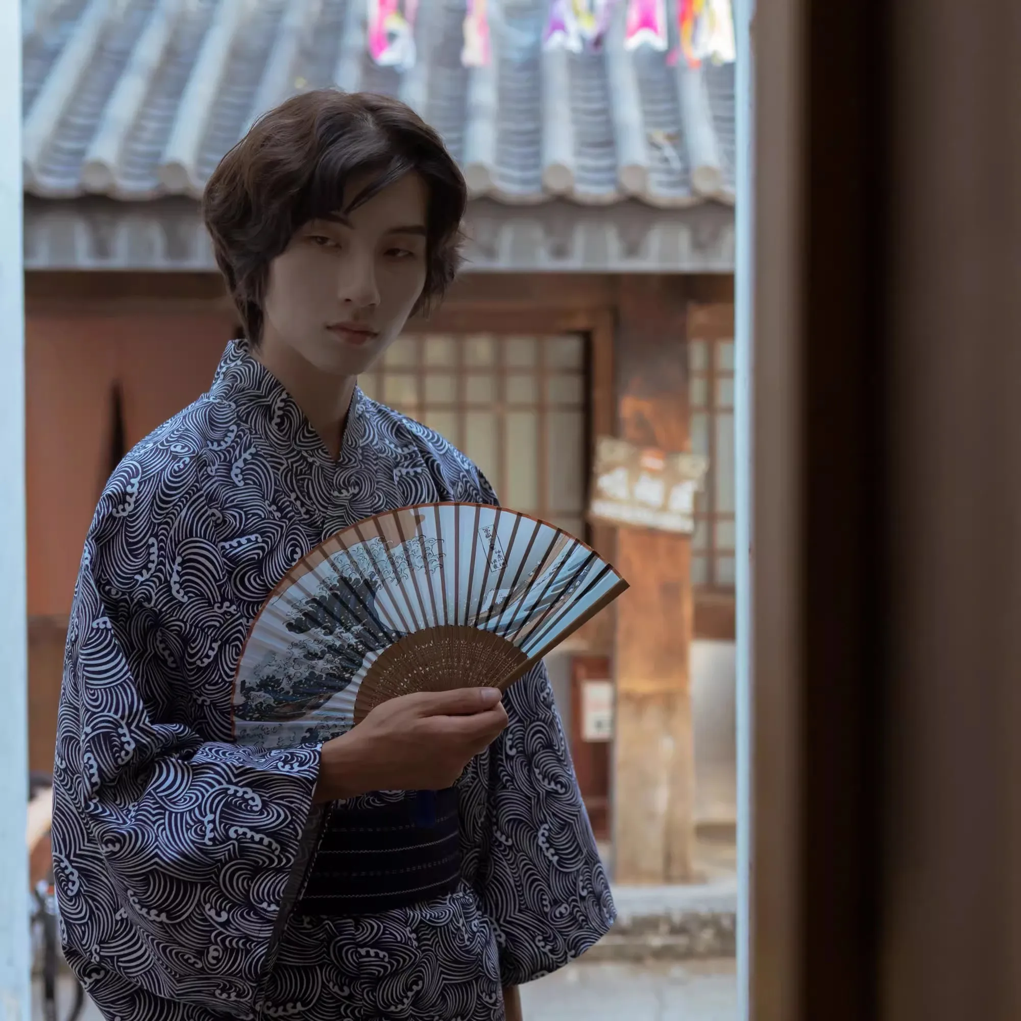 Men's Cotton Kimono with Belt Ocean Wave Pattern Yukata Robe Japanese Traditional Formal Wear Cosplay Costume
Men's Cotton Kimono with Belt Ocean Wave Pattern Yukata Robe Japanese Traditional Formal Wear Cosplay Costume