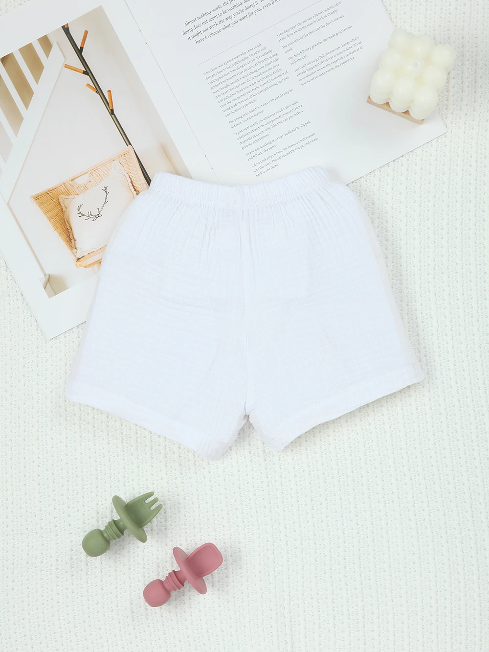 Летние повседневные детские шорты из хлопка для мальчиков, дышащие, свободные (белые)
Летние повседневные детские шорты из хлопка для мальчиков, дышащие, свободные (белые)