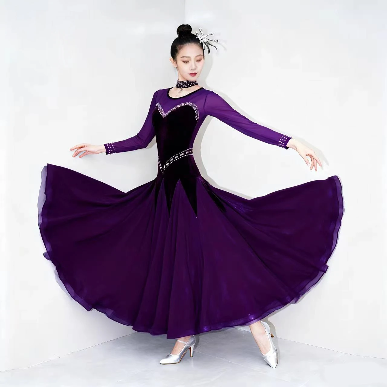 2026 Modern Dance Elegant Dress Stadium Girls Costume Ballroom Competition Waltz Stage Evening Clothes Women Party Dancewear
2026 Modern Dance Elegant Dress Stadium Girls Costume Ballroom Competition Waltz Stage Evening Clothes Women Party Dancewear