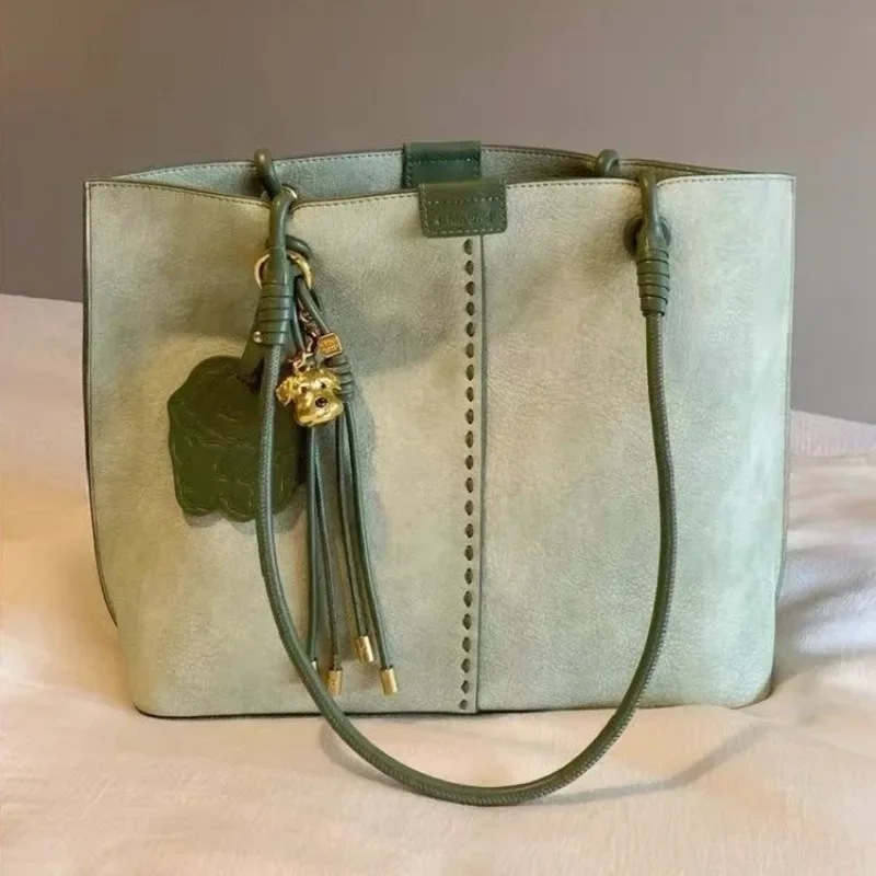 PU Satchel Women's Large-capacity Shoulder Handbags 2025 New Green Fashion Commuter Tote Shopping Bags Single Shoulder Handbags
PU Satchel Women's Large-capacity Shoulder Handbags 2025 New Green Fashion Commuter Tote Shopping Bags Single Shoulder Handbags