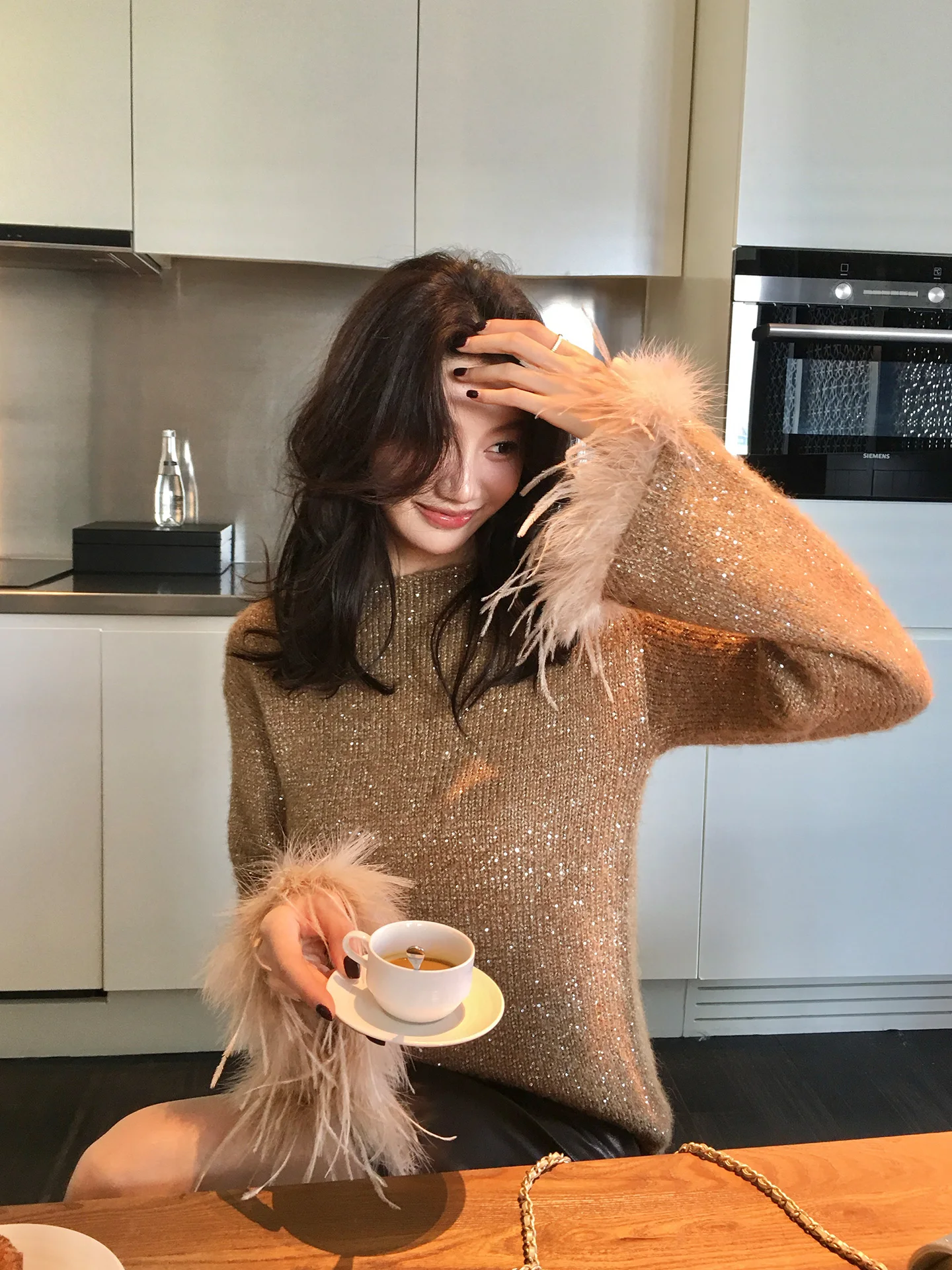 Loose Fit Knitted Sweater Women's Wool Blend Faux Ostrich Feather Sve V-Ne Long Sve Casual Comfortable Warm Top
Loose Fit Knitted Sweater Women's Wool Blend Faux Ostrich Feather Sve V-Ne Long Sve Casual Comfortable Warm Top