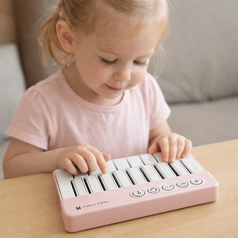 Rainbow Lights Mini Piano Portable Design Multi-functional Learning Piano Keyboard 7 Colors LED Musical Instrument
Rainbow Lights Mini Piano Portable Design Multi-functional Learning Piano Keyboard 7 Colors LED Musical Instrument