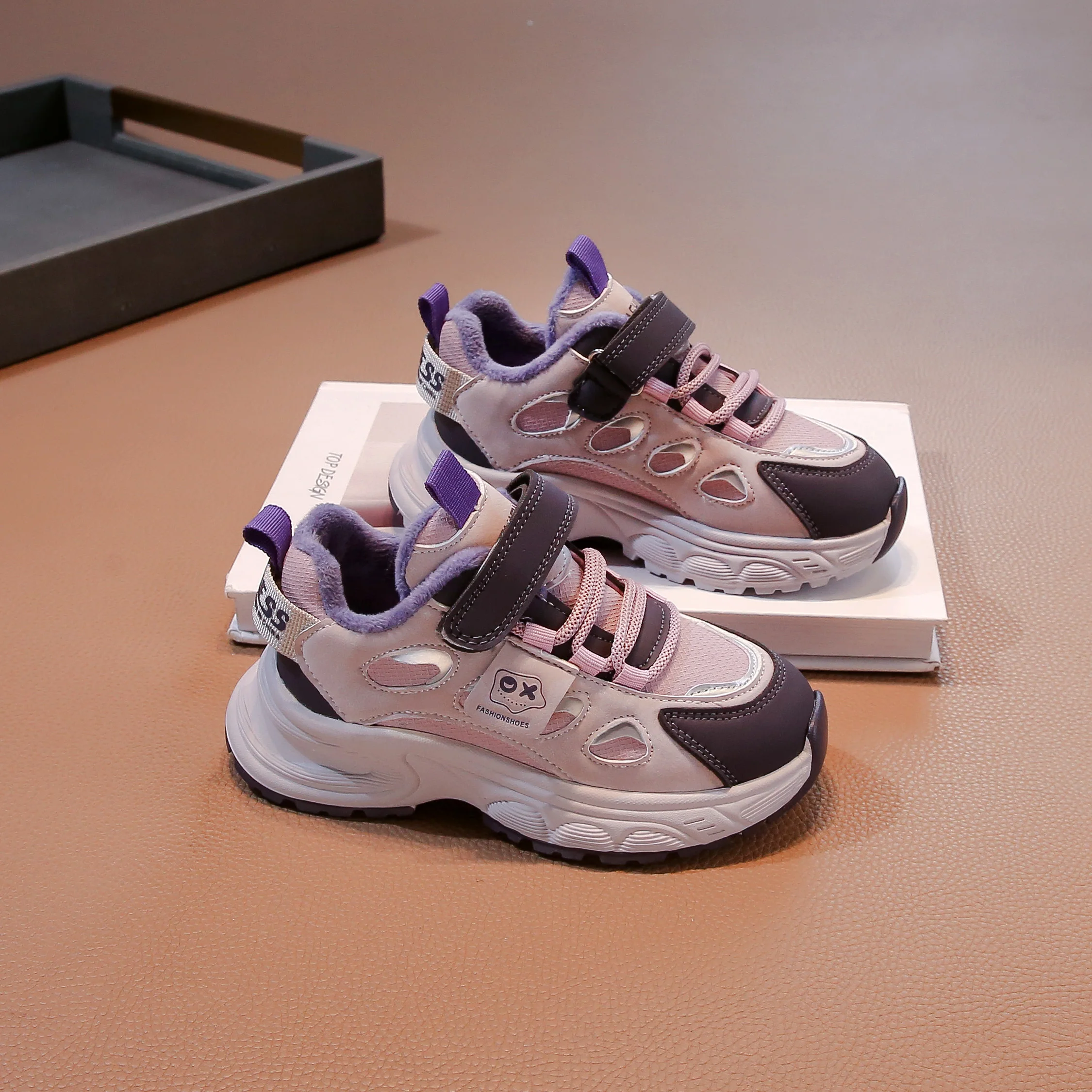 Warm Winter Kids Sneakers: PU Leather, Anti-Slip Rubber Sole, Lightweight Sports Shoes for Boys & Girls
Warm Winter Kids Sneakers: PU Leather, Anti-Slip Rubber Sole, Lightweight Sports Shoes for Boys & Girls