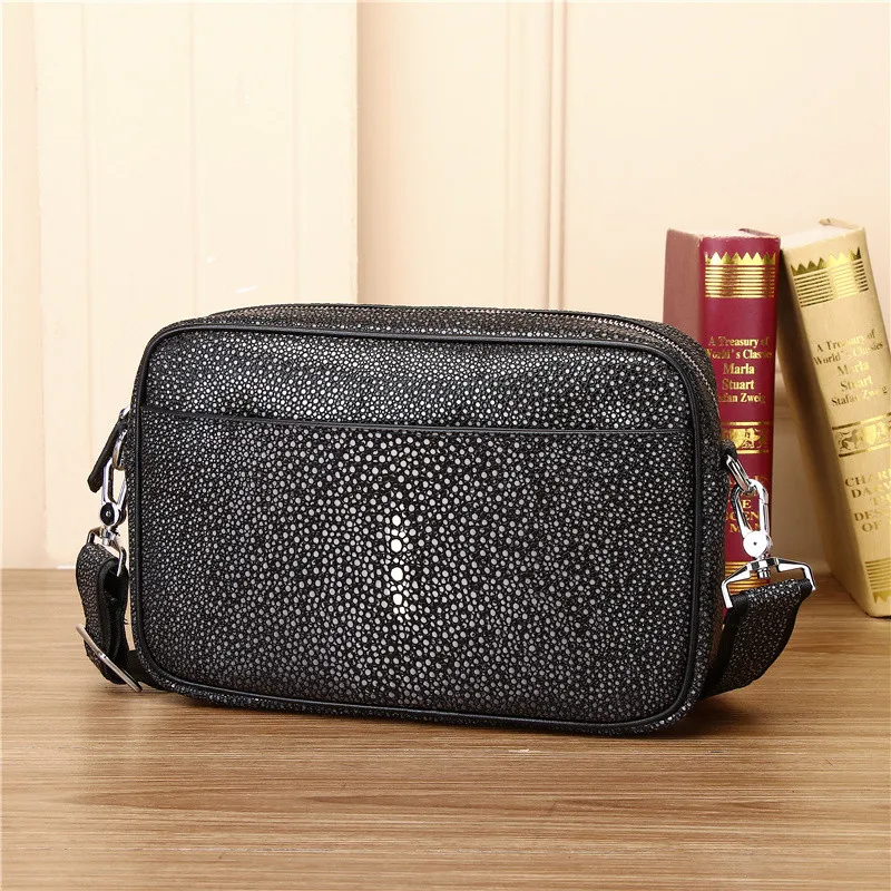 Genuine leather men's shoulder bag with large capacity and multifunctional carrying pearl fish fashion crossbody bag camera bag
Genuine leather men's shoulder bag with large capacity and multifunctional carrying pearl fish fashion crossbody bag camera bag