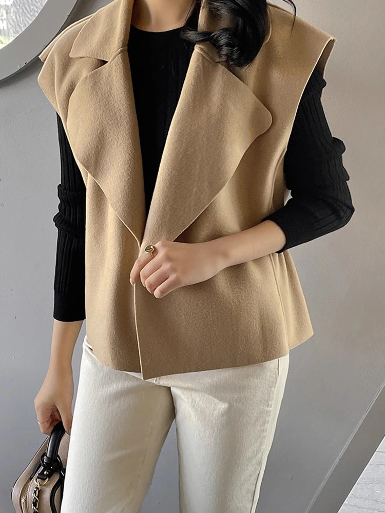 Clothland Women Vintage Open Stitch Woolen Jacket Sleeveless Vest Drawstring Waistcoat Casual Loose Coats MA164
Clothland Women Vintage Open Stitch Woolen Jacket Sleeveless Vest Drawstring Waistcoat Casual Loose Coats MA164