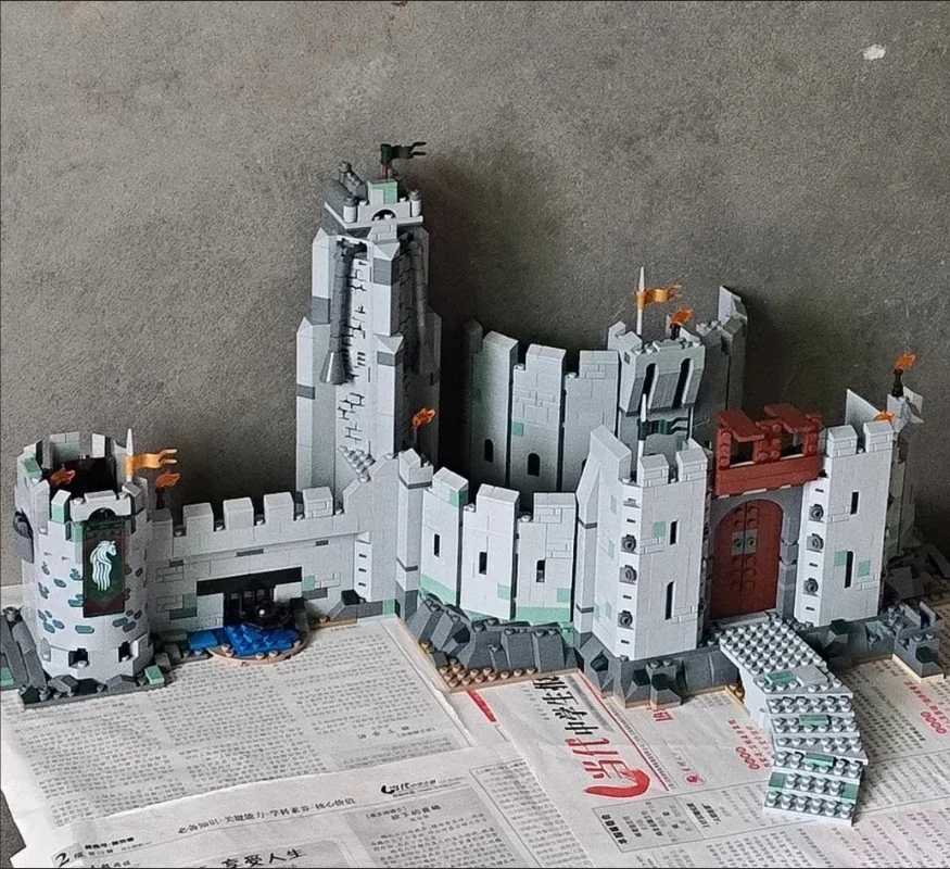 Medieval castle classic helmet model Gift Building Block model collection display adult model toy set gift
Medieval castle classic helmet model Gift Building Block model collection display adult model toy set gift