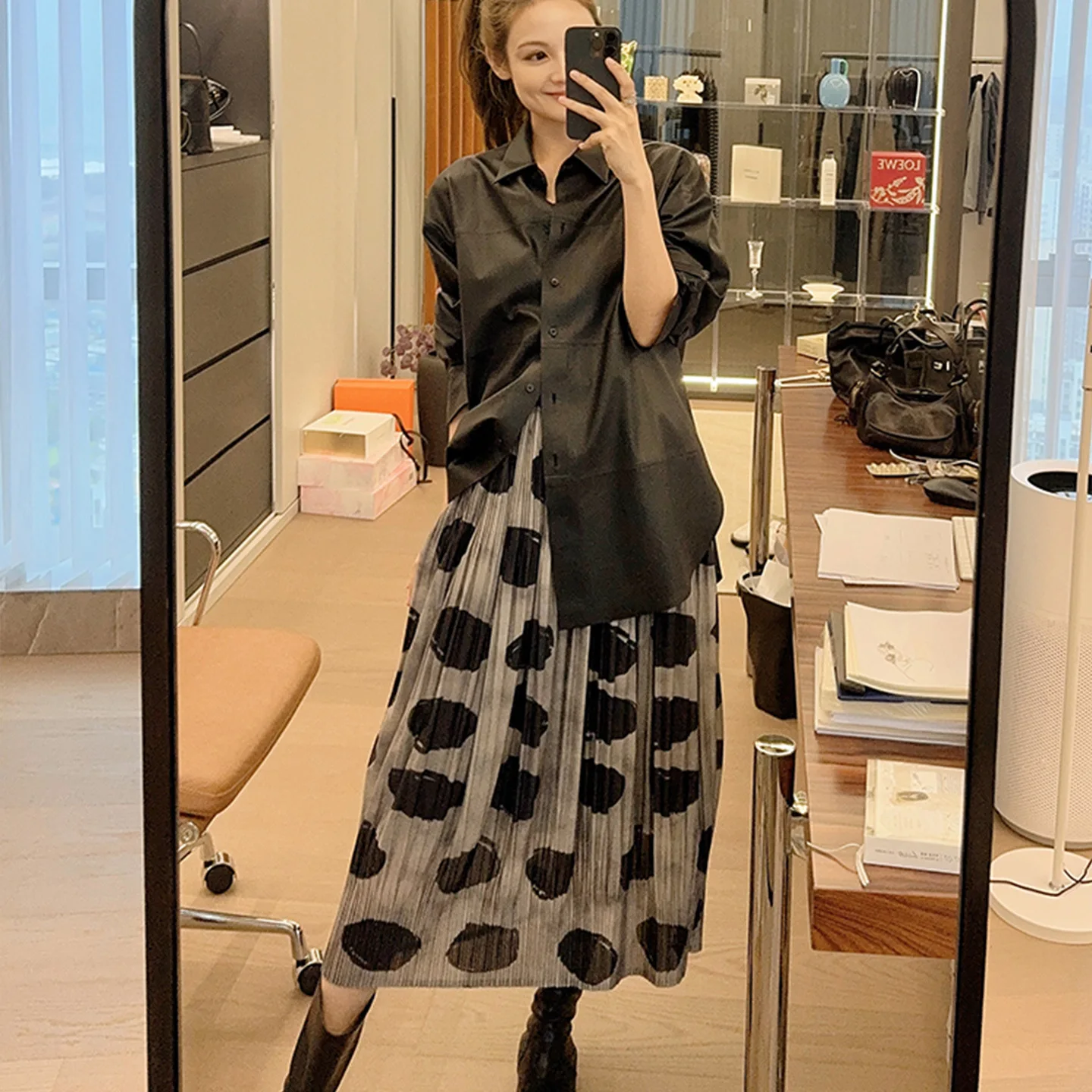 YUDX Gray Black Spot Print Pleated Midi Skirt Elastic Waist Soft Fabric Loose Fit Casual Daily Wear 2025 Trendy Chic Stylish
YUDX Gray Black Spot Print Pleated Midi Skirt Elastic Waist Soft Fabric Loose Fit Casual Daily Wear 2025 Trendy Chic Stylish