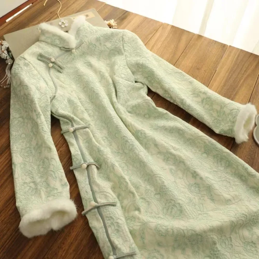 Костюм Cheongsam с длинными рукавами, платье Ципао с меховой отделкой, новогодняя традиционная китайская одежда, зимнее современное зимнее шерстяное платье Cheongsam
Костюм Cheongsam с длинными рукавами, платье Ципао с меховой отделкой, новогодняя традиционная китайская одежда, зимнее современное зимнее шерстяное платье Cheongsam