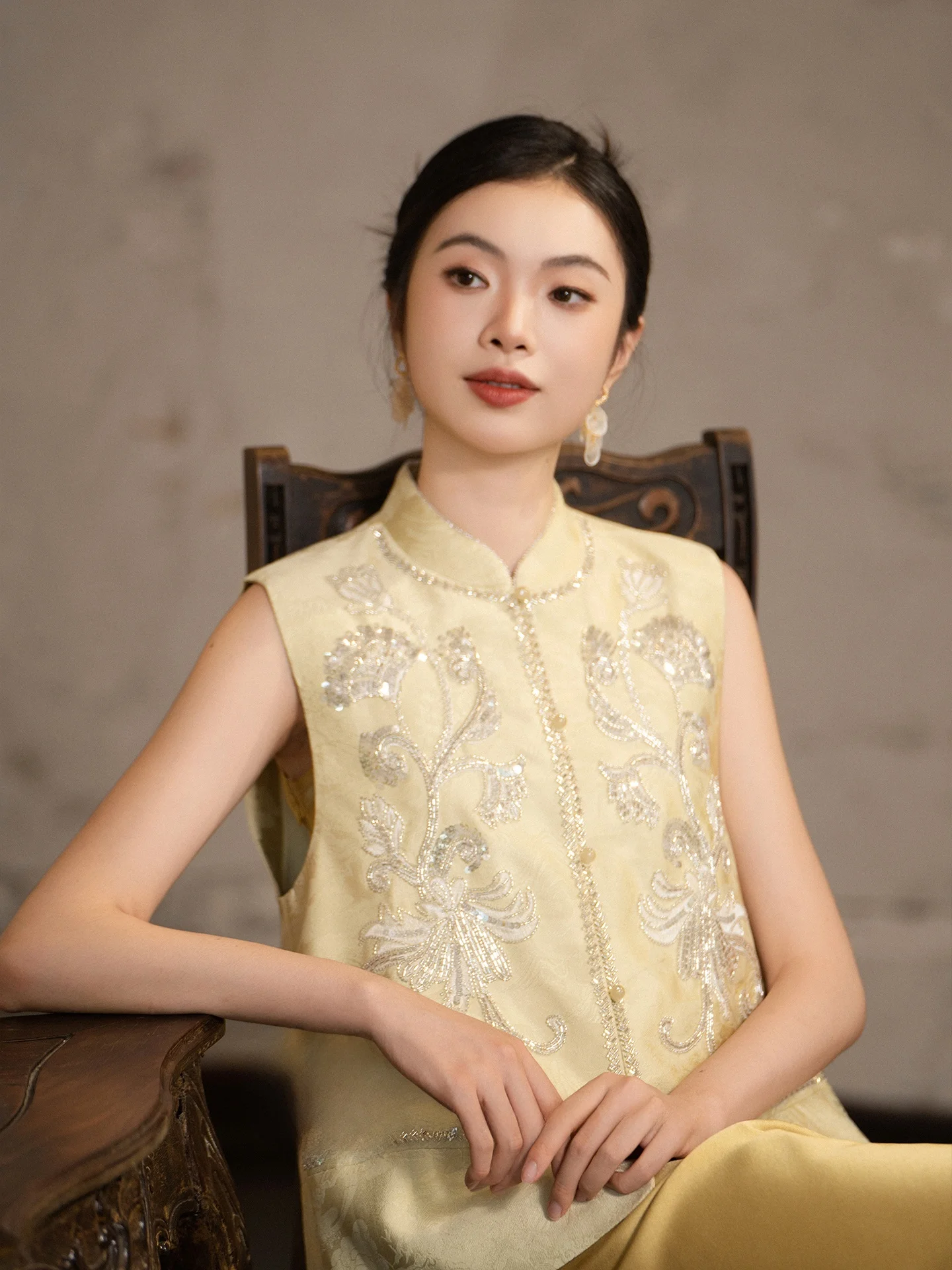 Hemline Elegance Qingxin New Chinese Style Vest Women's 2026 New High End Engagement Wedding Dress Skirt Morning Robe
Hemline Elegance Qingxin New Chinese Style Vest Women's 2026 New High End Engagement Wedding Dress Skirt Morning Robe