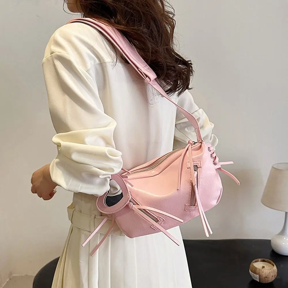Elegant Leather Shoulder Bag Moto Style Love Heart Mirror Korean Underarm Bag Large Capacity Solid Color Y2K Punk Crossbody Bag
Elegant Leather Shoulder Bag Moto Style Love Heart Mirror Korean Underarm Bag Large Capacity Solid Color Y2K Punk Crossbody Bag
