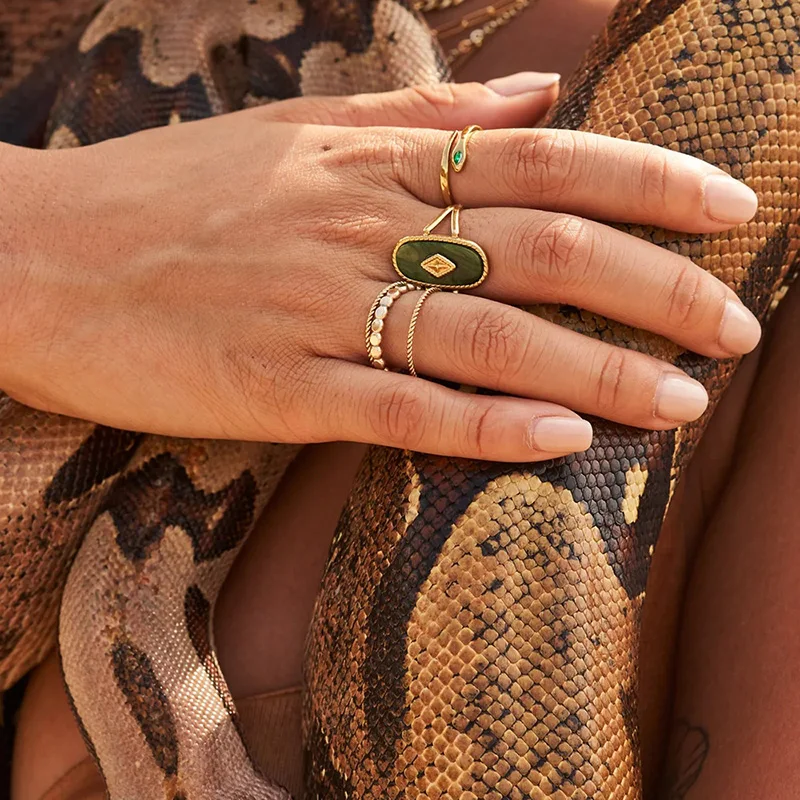 Vintage Fashion Stainless Steel Natural Stone Jewelry Rings for Women Shell Stone Adjustable Ring
Vintage Fashion Stainless Steel Natural Stone Jewelry Rings for Women Shell Stone Adjustable Ring