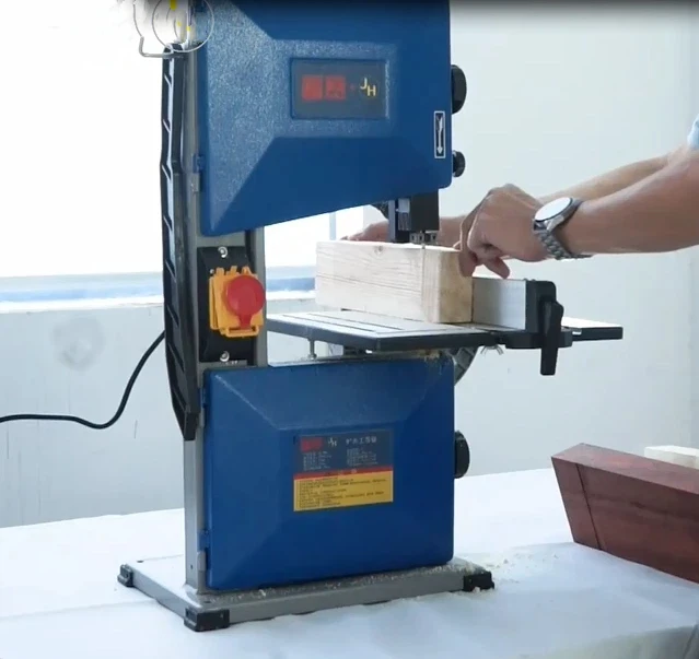 Ленточная пила, небольшая бытовая настольная многофункциональная пила для резки металла FS-P90, электрическая деревообработка
Ленточная пила, небольшая бытовая настольная многофункциональная пила для резки металла FS-P90, электрическая деревообработка