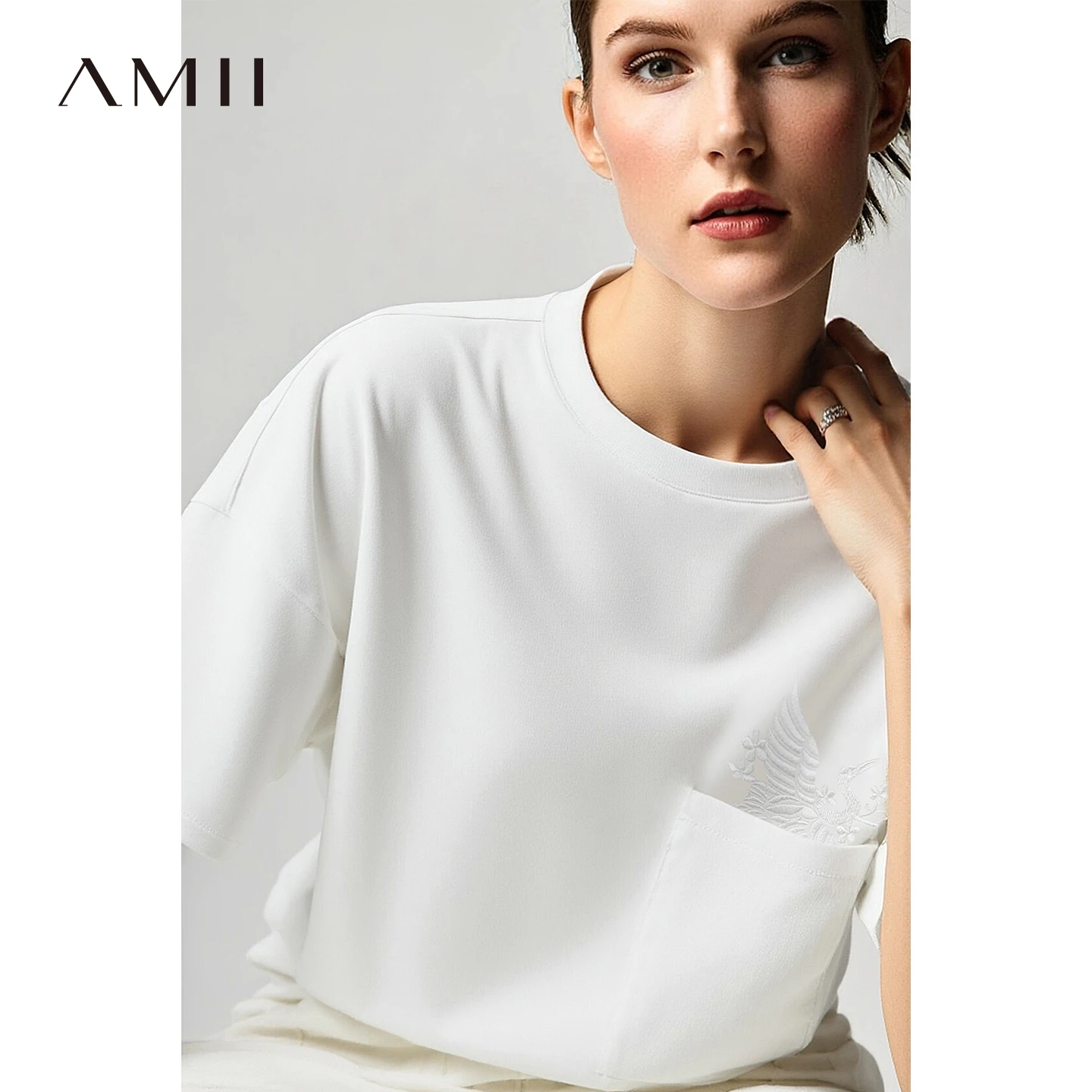 Amii Short sleeve tee 2026 Summer New Embroidered Round Neck Drop Shoulder Women's T-Shirt Casual Versatile Top female 12652006
Amii Short sleeve tee 2026 Summer New Embroidered Round Neck Drop Shoulder Women's T-Shirt Casual Versatile Top female 12652006