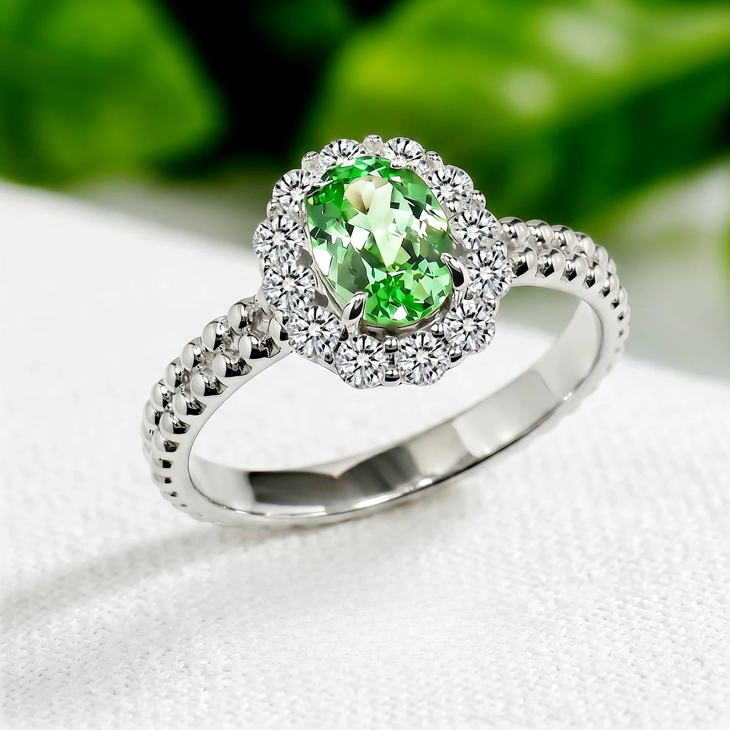 S925 silver ring 1ct mint green zircon inlaid with niche jewelry, give girlfriend a gift
S925 silver ring 1ct mint green zircon inlaid with niche jewelry, give girlfriend a gift