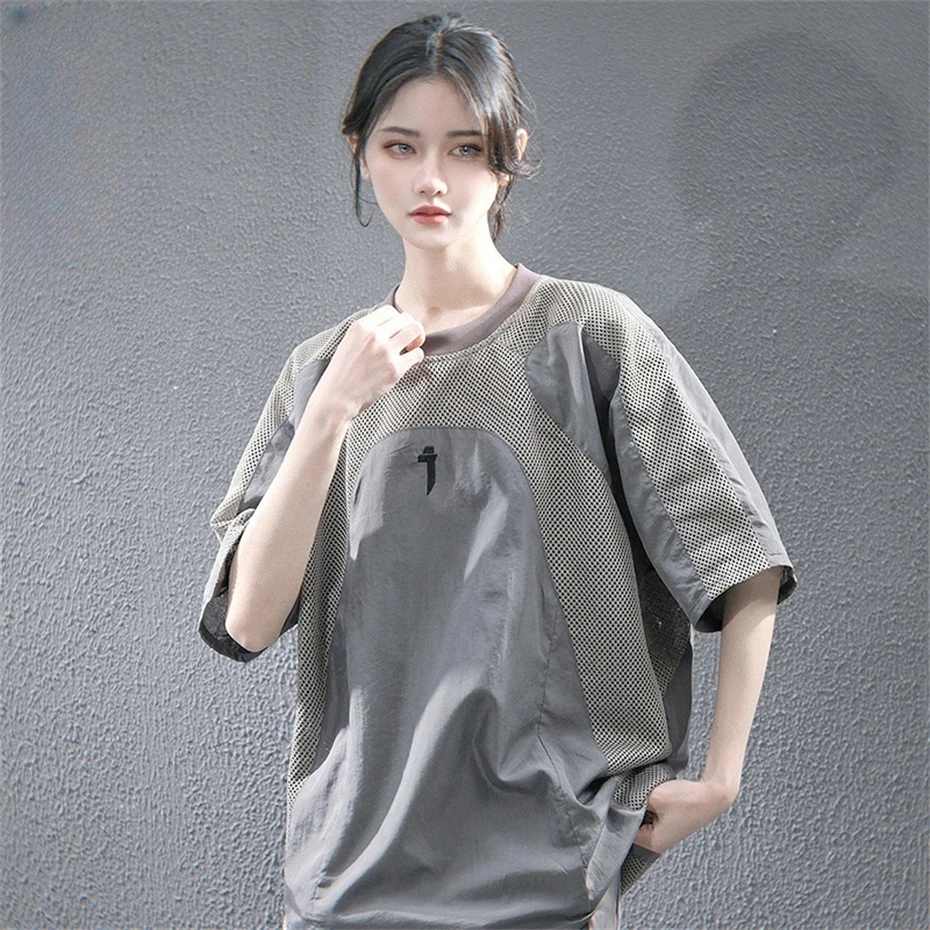 Summer Breathable Mesh T-Shirts Women Punk Hip Hop Short Sleeve T Shirt Oversized Harajuku Splicing Casual Tees Tops Techwear
Summer Breathable Mesh T-Shirts Women Punk Hip Hop Short Sleeve T Shirt Oversized Harajuku Splicing Casual Tees Tops Techwear
