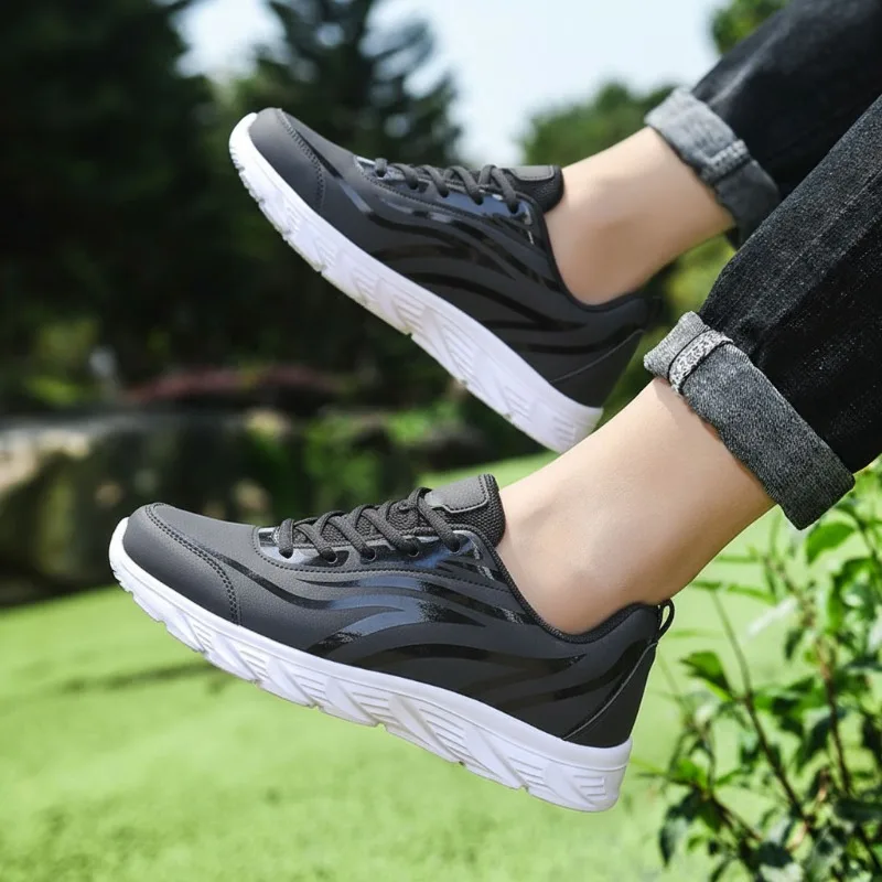 Лидер продаж, осенняя минималистичная мужская спортивная обувь с низким вырезом, уличные противоскользящие кроссовки и поддерживающие балансировочные прогулочные туфли
Лидер продаж, осенняя минималистичная мужская спортивная обувь с низким вырезом, уличные противоскользящие кроссовки и поддерживающие балансировочные прогулочные туфли