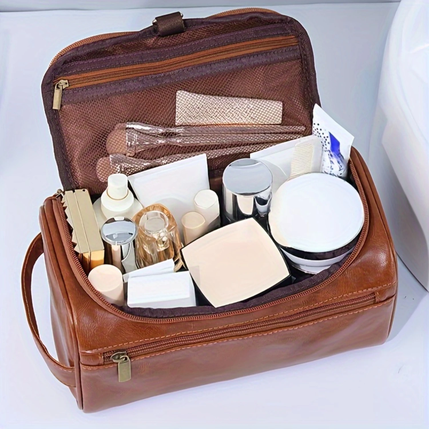 Large Capacity Men's Wash Bag, Going Out Portable PU Waterproof Cosmetic Bag, Simple Business Trip Travel Handbag Bag
Large Capacity Men's Wash Bag, Going Out Portable PU Waterproof Cosmetic Bag, Simple Business Trip Travel Handbag Bag