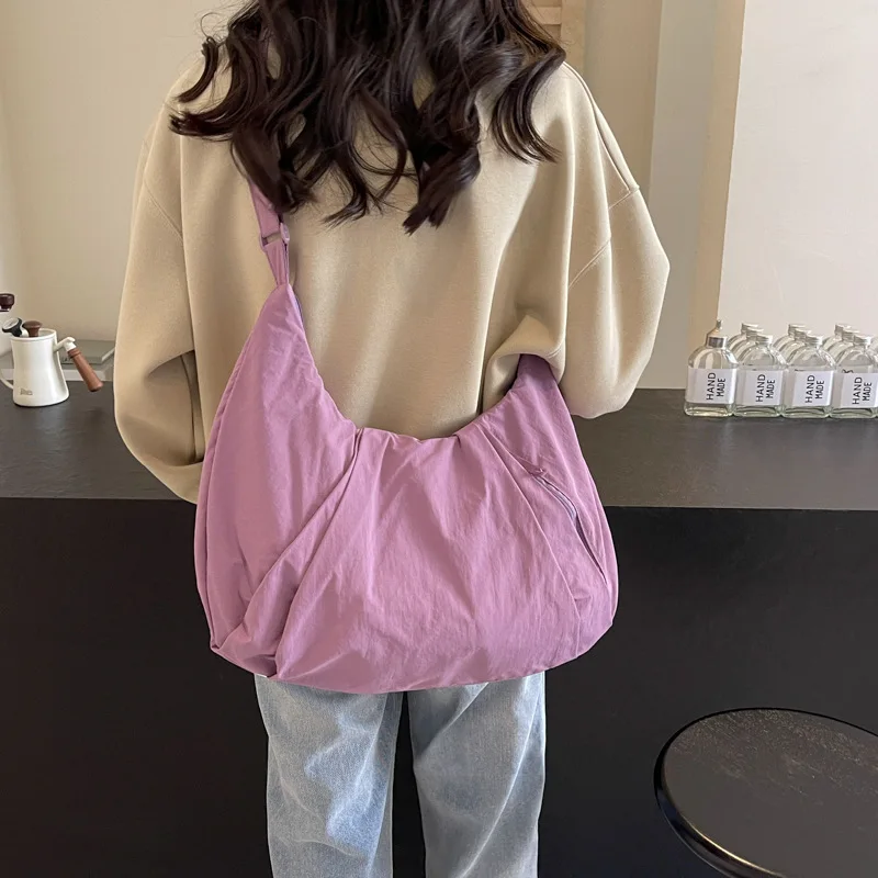 Casual Zipper Messenger Bag Spring New Large-capacity Dumpling Bag Simple Solid Color Korean Version of Casual Shoulder Bags
Casual Zipper Messenger Bag Spring New Large-capacity Dumpling Bag Simple Solid Color Korean Version of Casual Shoulder Bags