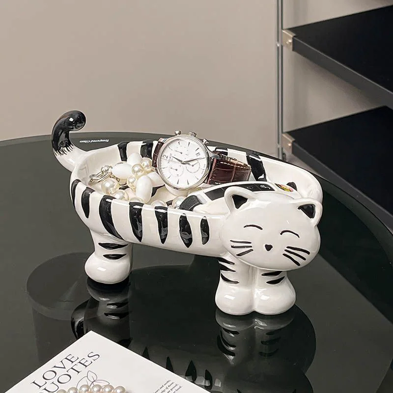 Creative Luxurious Cute Cat Tray Decoration Entrance Key Storage Home Living Room Desktop Office Decoration
Creative Luxurious Cute Cat Tray Decoration Entrance Key Storage Home Living Room Desktop Office Decoration