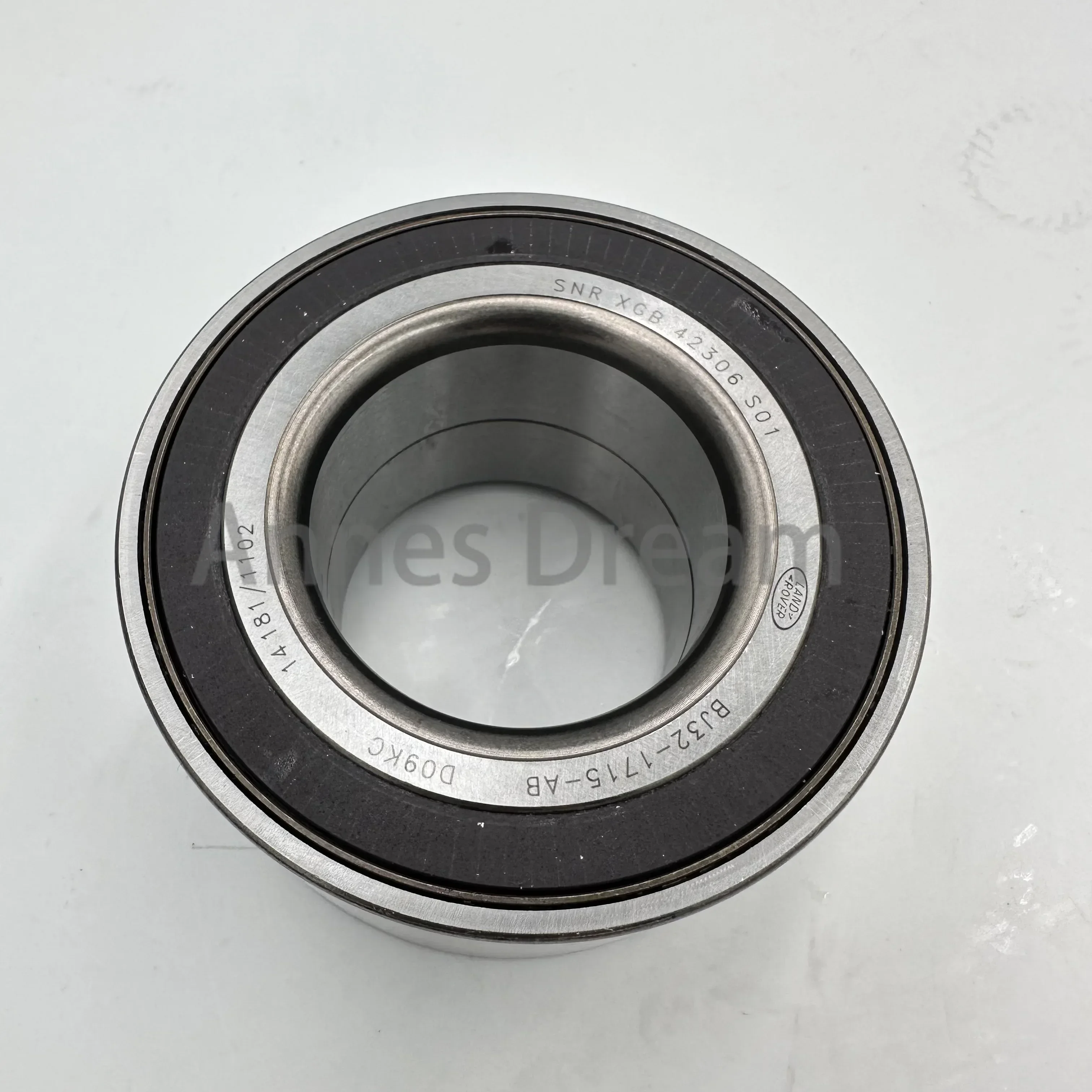 Front Wheel Bearing LR070453 LR133541 LR122585 LR024267 C2D47037 T4A12006 C2D30342 For Land Rover Range Rover Evoque Sports
Front Wheel Bearing LR070453 LR133541 LR122585 LR024267 C2D47037 T4A12006 C2D30342 For Land Rover Range Rover Evoque Sports