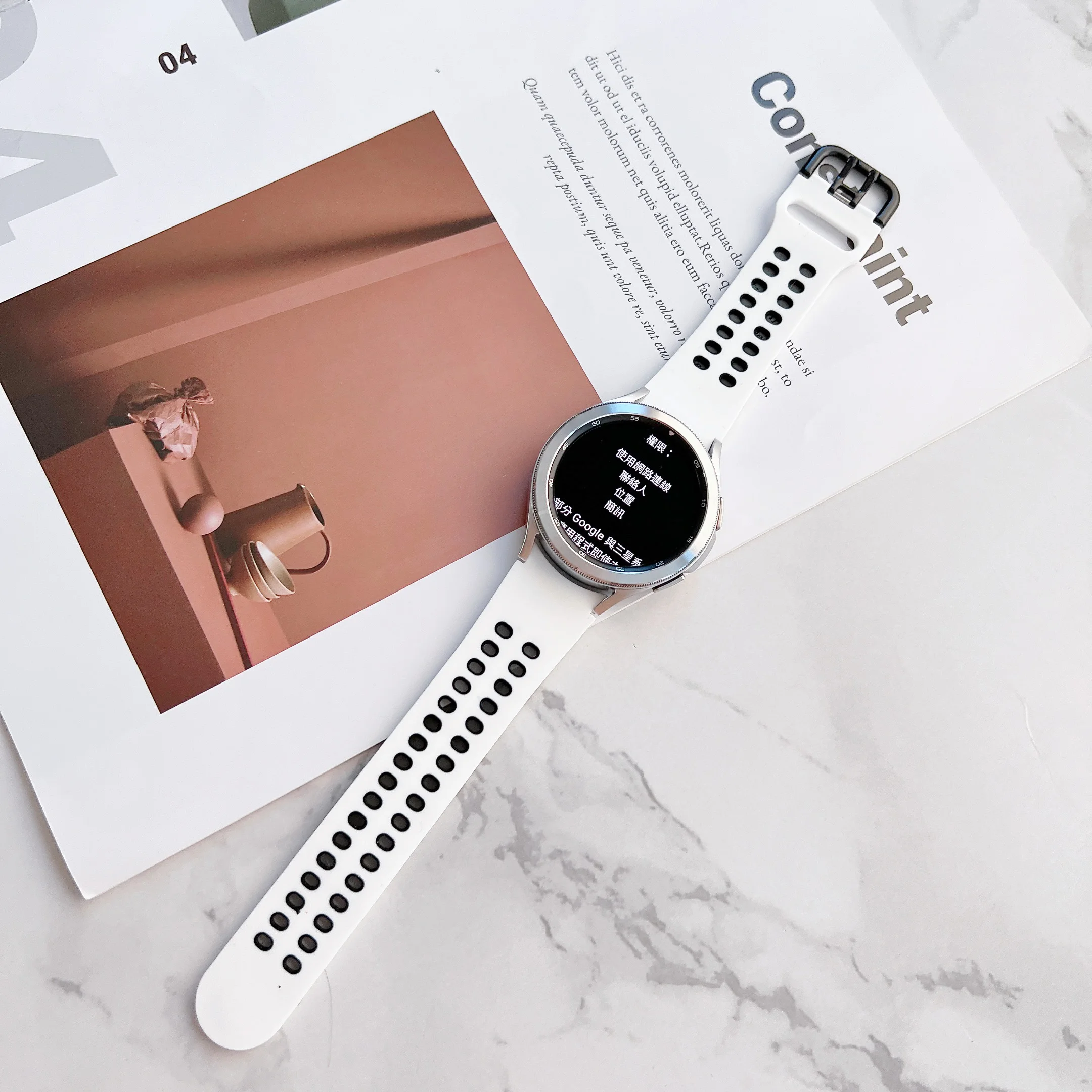 Silicone strap For Samsung galaxy watch 4/5/5 Pro 40mm 44mm Smart watch breathable wristband For Galaxy watch4 Classic 42mm 46mm
Silicone strap For Samsung galaxy watch 4/5/5 Pro 40mm 44mm Smart watch breathable wristband For Galaxy watch4 Classic 42mm 46mm