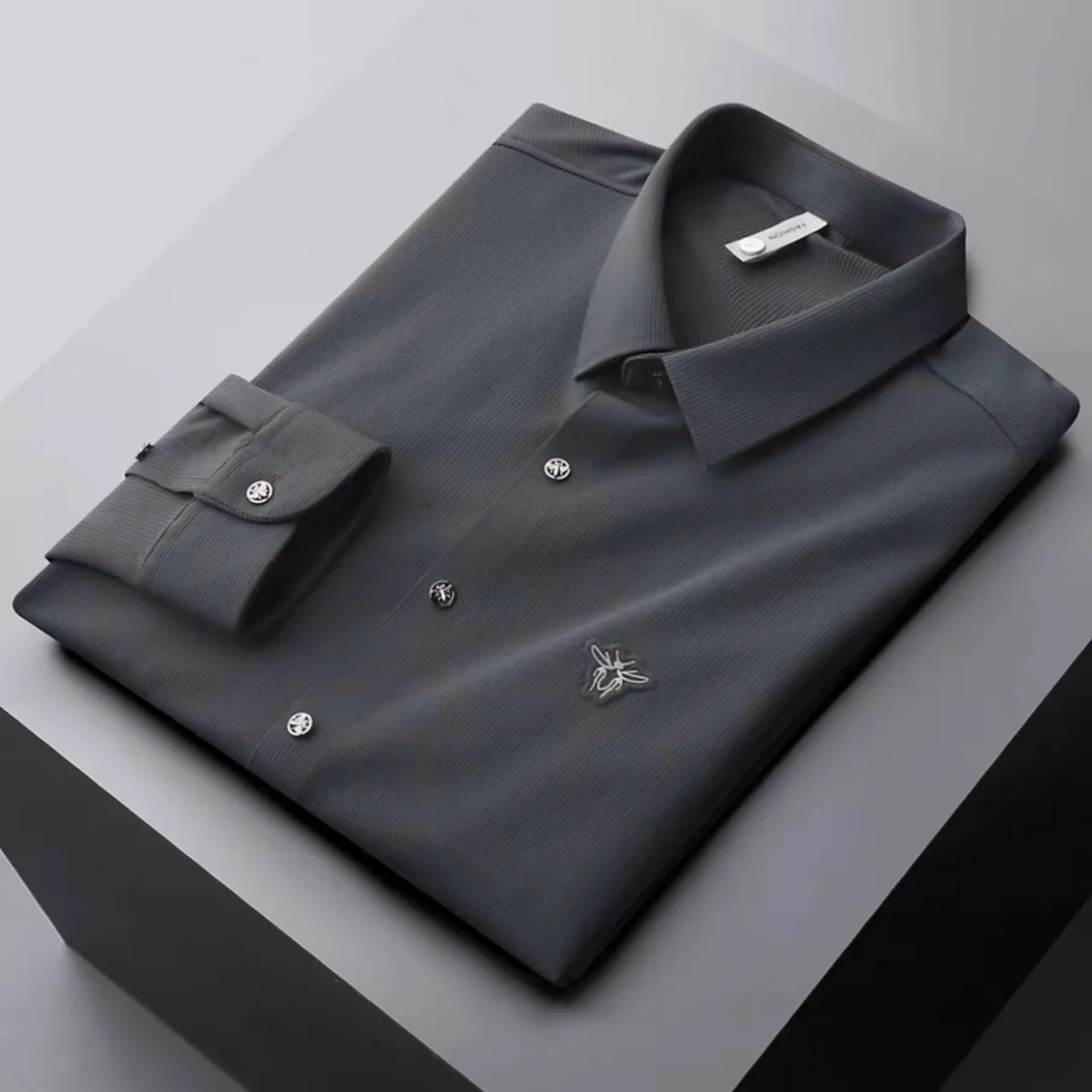 end small bee label Long High Sleeve Shirt Men's high quality traceless shirt 2023 spring and autumn fashion business casual top
end small bee label Long High Sleeve Shirt Men's high quality traceless shirt 2023 spring and autumn fashion business casual top