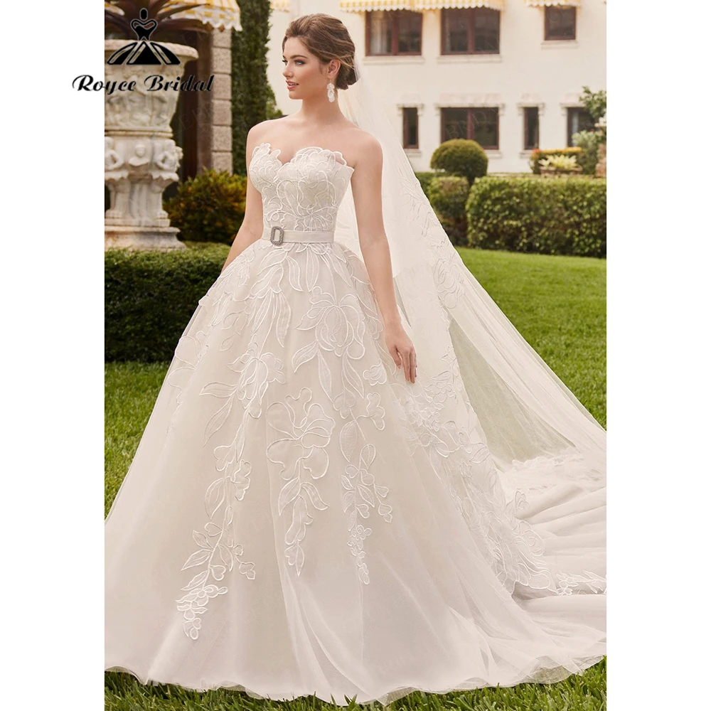 Roycebridal Sweetheart Neck Lace Applique A Line Wedding Dress with Belt Court Train 2025 Bridal Gowns Customized Hochzeitskleid
Roycebridal Sweetheart Neck Lace Applique A Line Wedding Dress with Belt Court Train 2025 Bridal Gowns Customized Hochzeitskleid