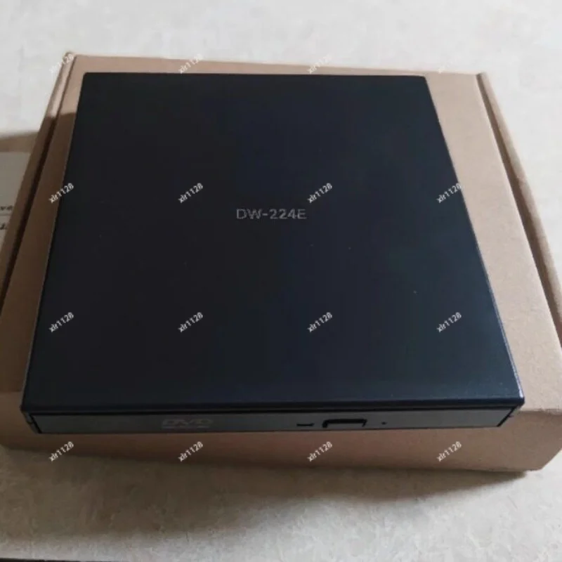 2.0 Portable External Optical Drive DW-224E Mobile Disc Burner
2.0 Portable External Optical Drive DW-224E Mobile Disc Burner