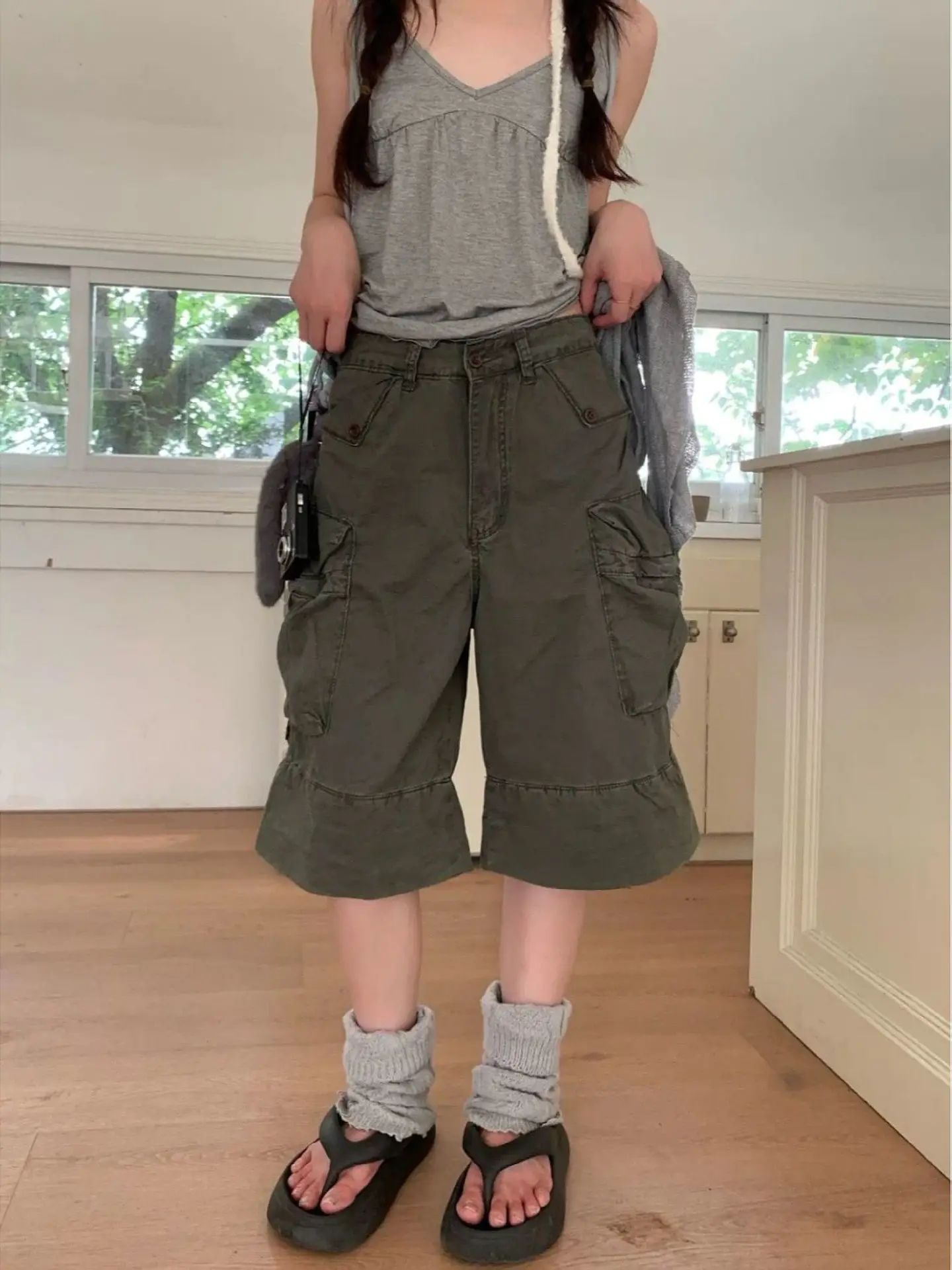 Retro American Street Washed Faded Pocket Workwear Seven-Foot Pants Loose Casual Design Wide-Leg Shorts for Women Summer
Retro American Street Washed Faded Pocket Workwear Seven-Foot Pants Loose Casual Design Wide-Leg Shorts for Women Summer
