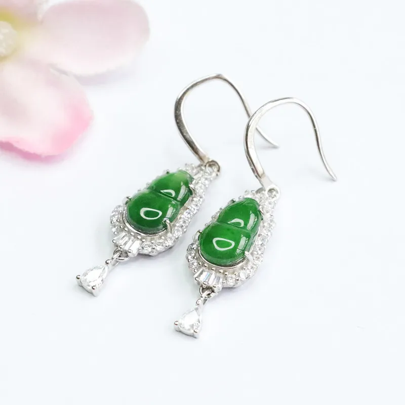 Vintage S925 Silver Natural Jade Ice-Emperor Green Gourd Hoop Earrings, Chinese Ethnic Style Jewelry for Women
Vintage S925 Silver Natural Jade Ice-Emperor Green Gourd Hoop Earrings, Chinese Ethnic Style Jewelry for Women