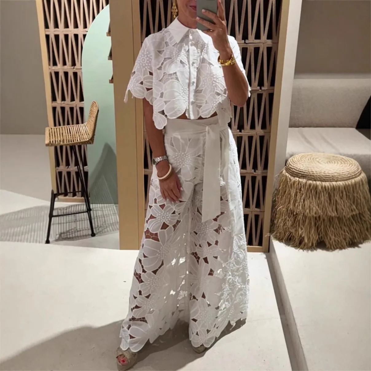 White Lace Skirt Two Piece Set Women Slim Sleeveless Cropped Top High Waist Hollow Out Skirts 2 Piece Sets Female Streetwear
White Lace Skirt Two Piece Set Women Slim Sleeveless Cropped Top High Waist Hollow Out Skirts 2 Piece Sets Female Streetwear