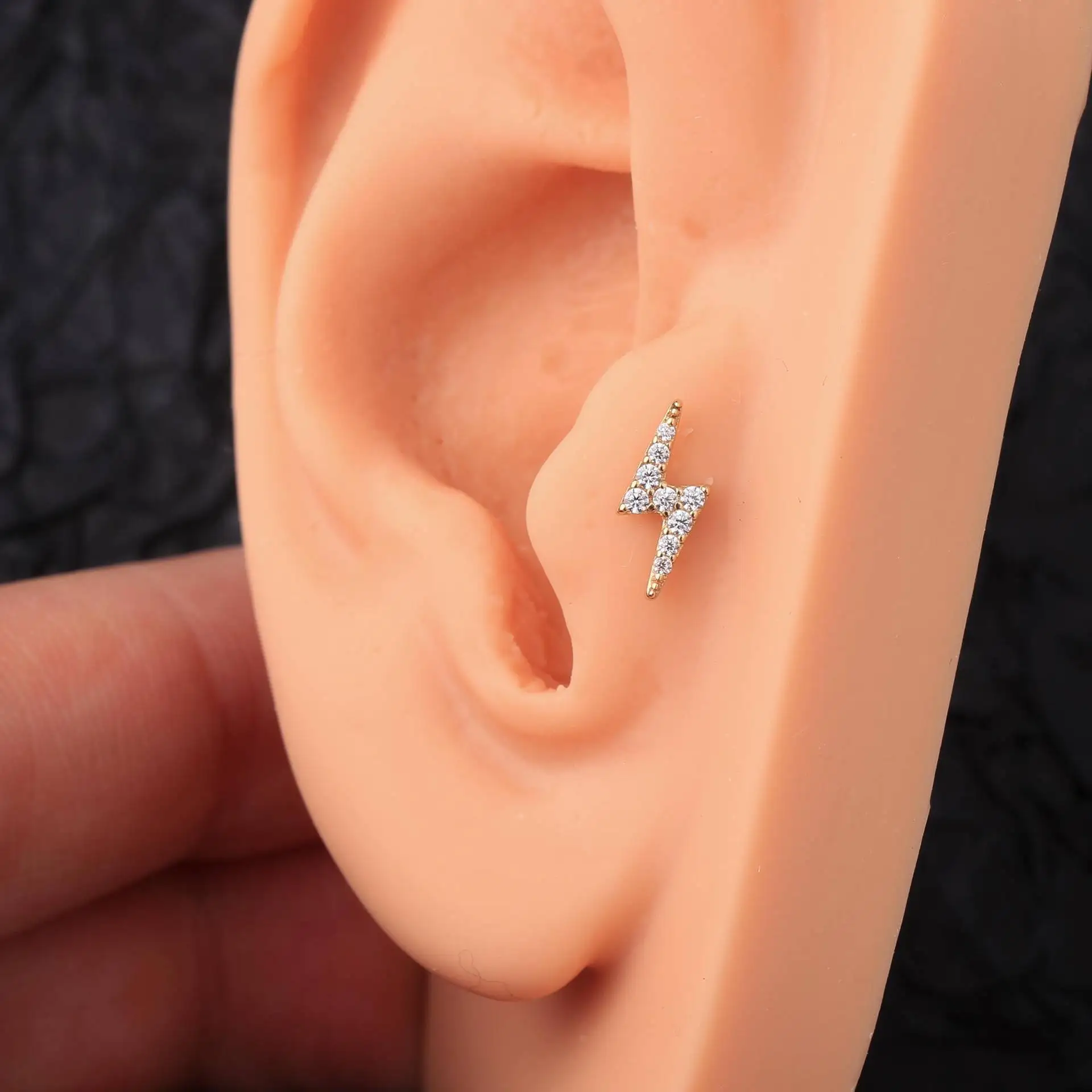 Fashion New Style Ear Shell Piercings Flat Earrings with Zircon Lightning European and American Ear Bone Studs 18G
Fashion New Style Ear Shell Piercings Flat Earrings with Zircon Lightning European and American Ear Bone Studs 18G