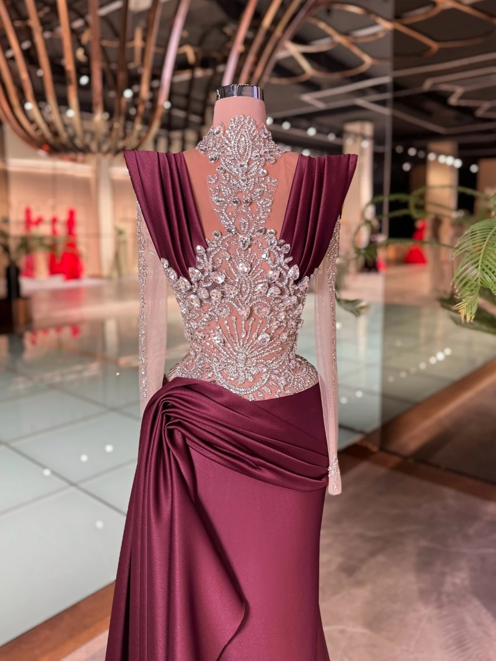 Wine Red Sparkly Crystal Long Evening Dress Elegant Satin Mermaid Wedding Party Gown Customized Luxury High Collar Prom Dresses
Wine Red Sparkly Crystal Long Evening Dress Elegant Satin Mermaid Wedding Party Gown Customized Luxury High Collar Prom Dresses