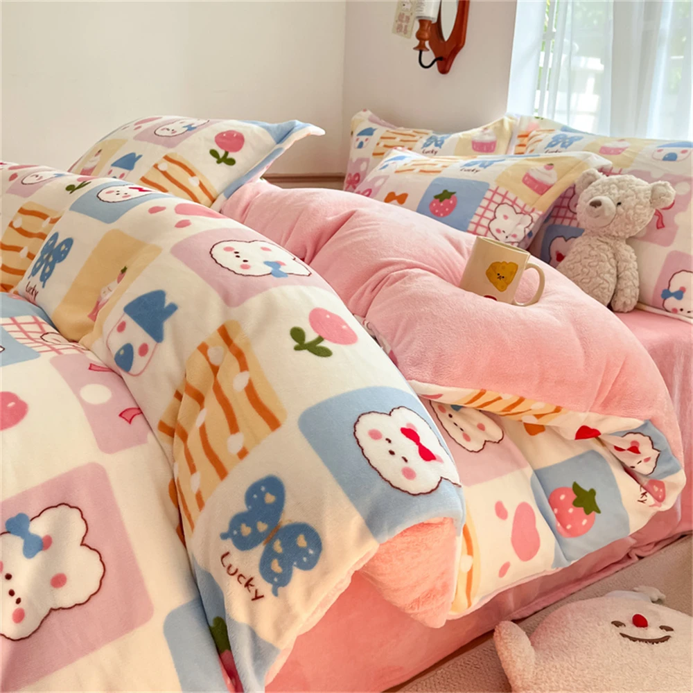 Winter Warm Bedding Set Milk Velvet Printed Quilt Cover Bed Sheet Pillowcase Thickened Bedroom Decor Soft Home Duvet Cover Sets
Winter Warm Bedding Set Milk Velvet Printed Quilt Cover Bed Sheet Pillowcase Thickened Bedroom Decor Soft Home Duvet Cover Sets